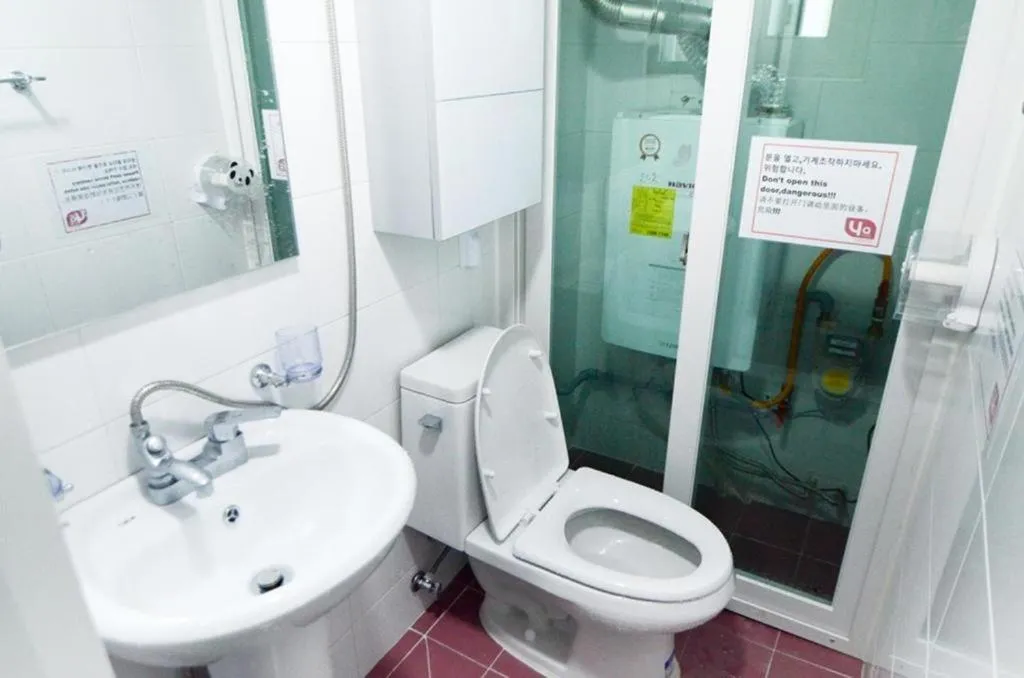 Bathroom in Yakorea Hostel Dongdaemun