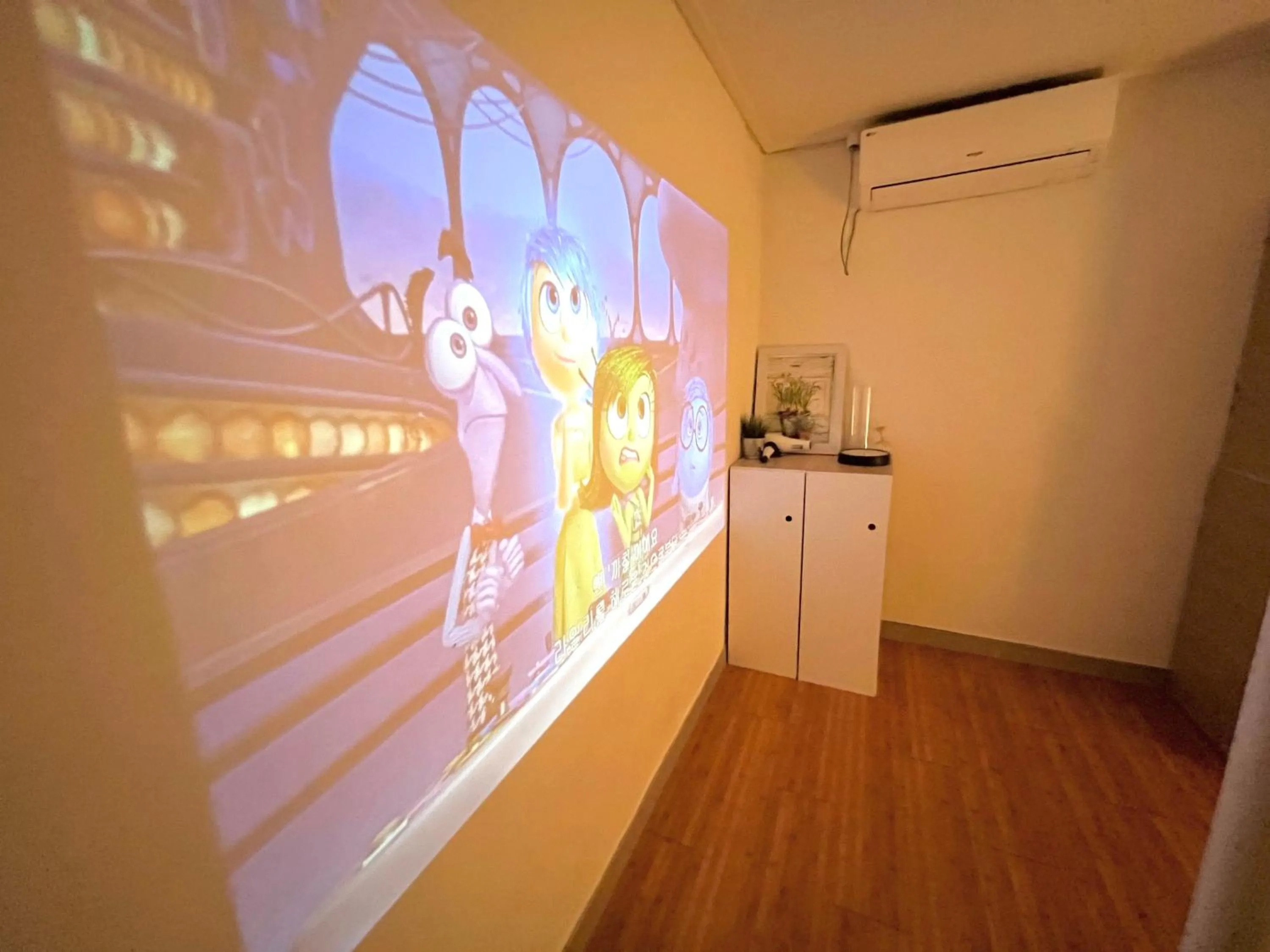 TV and multimedia in Yakorea Hostel Dongdaemun