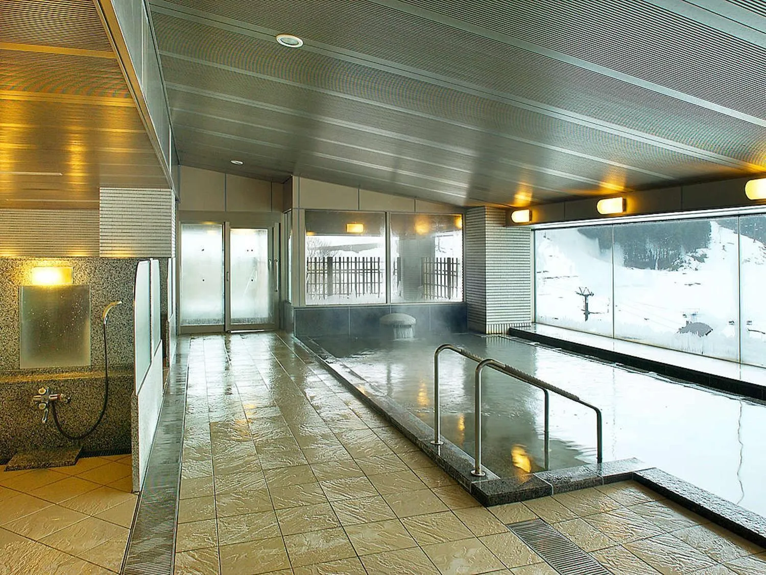 Hot Spring Bath in New Greenpia Tsunan