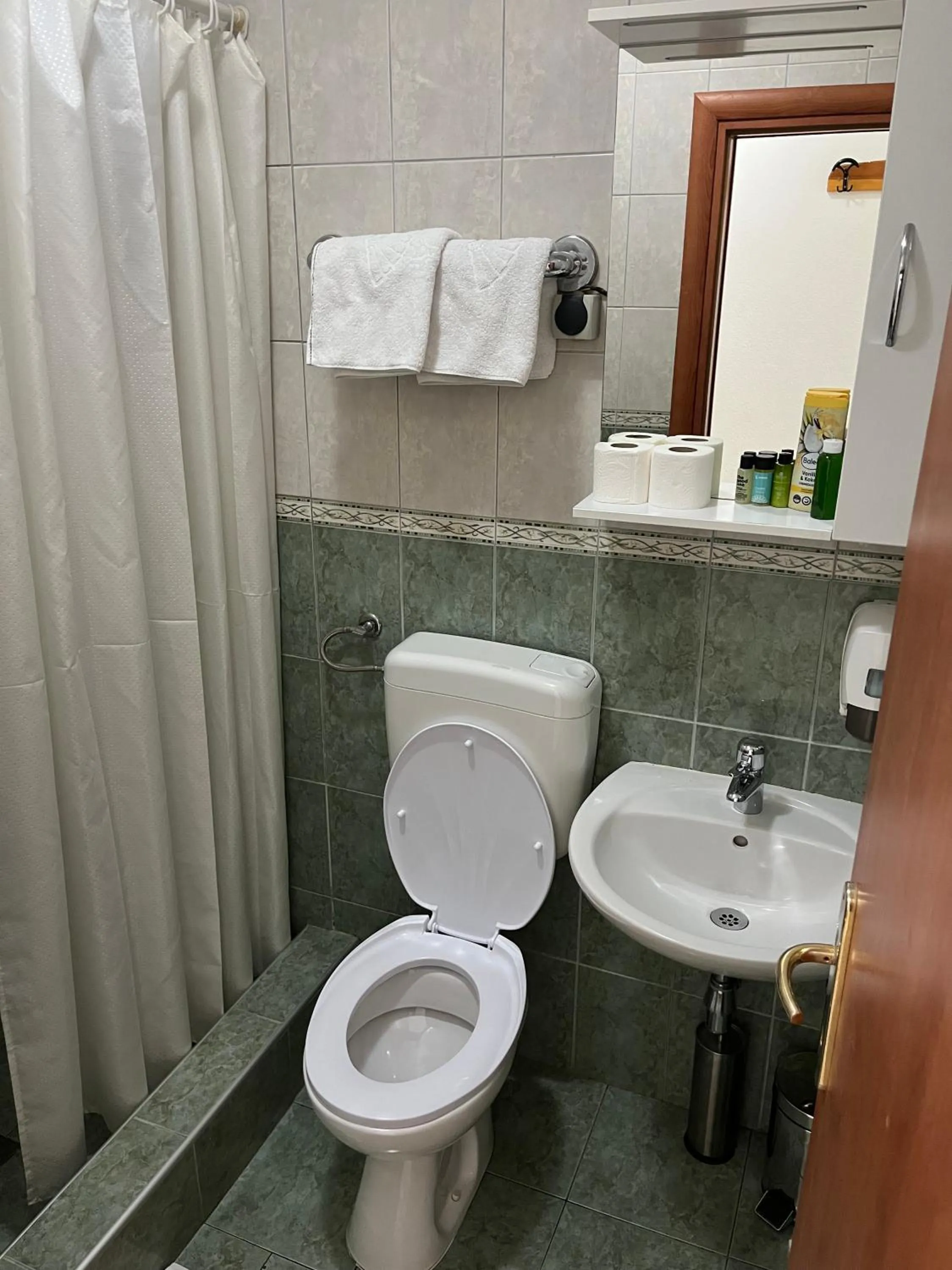 Toilet in Motel Aura
