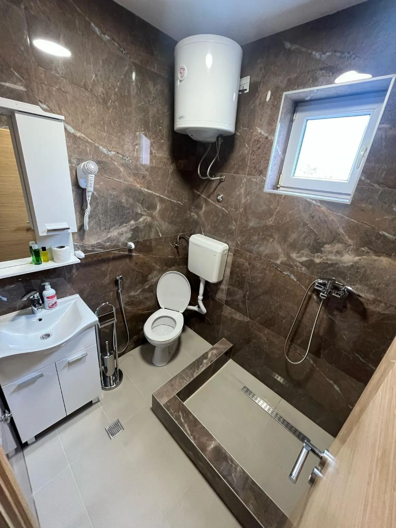 Shower in Motel Aura