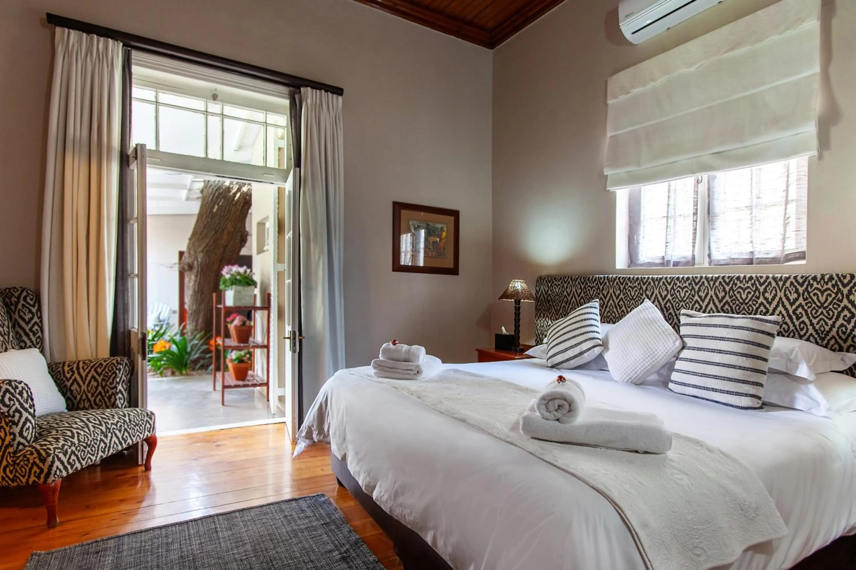 Bedroom, Bed in The Habit Guesthouse