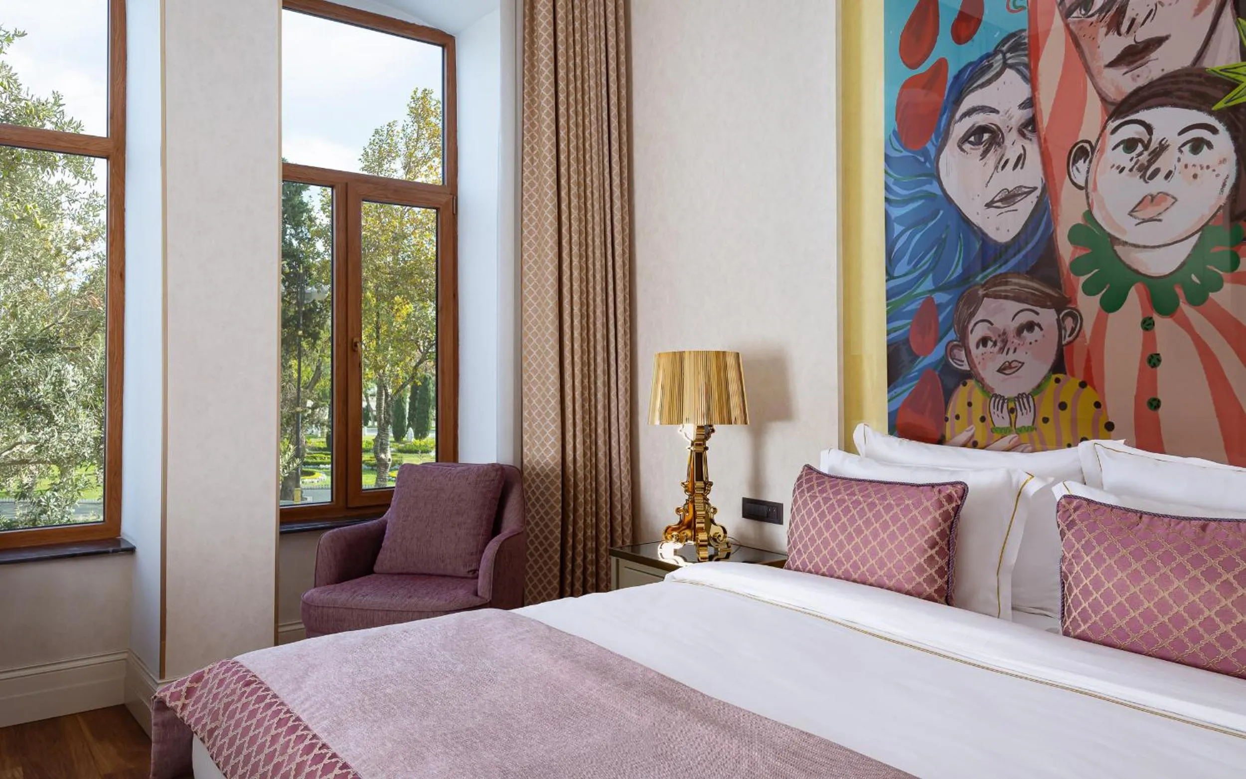 Bed in ART Gallery Hotel