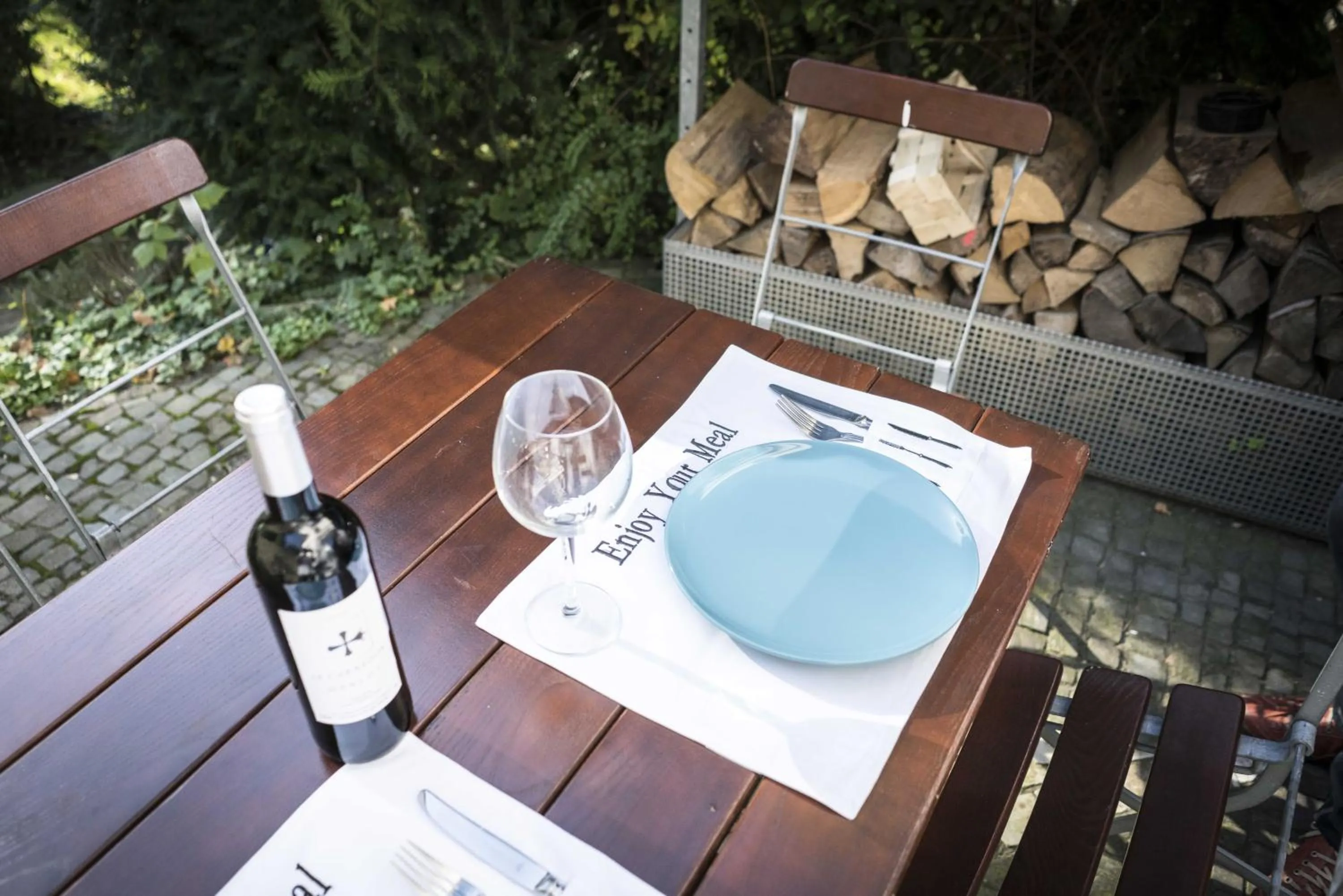 Restaurant/places to eat in Das Trafohaus