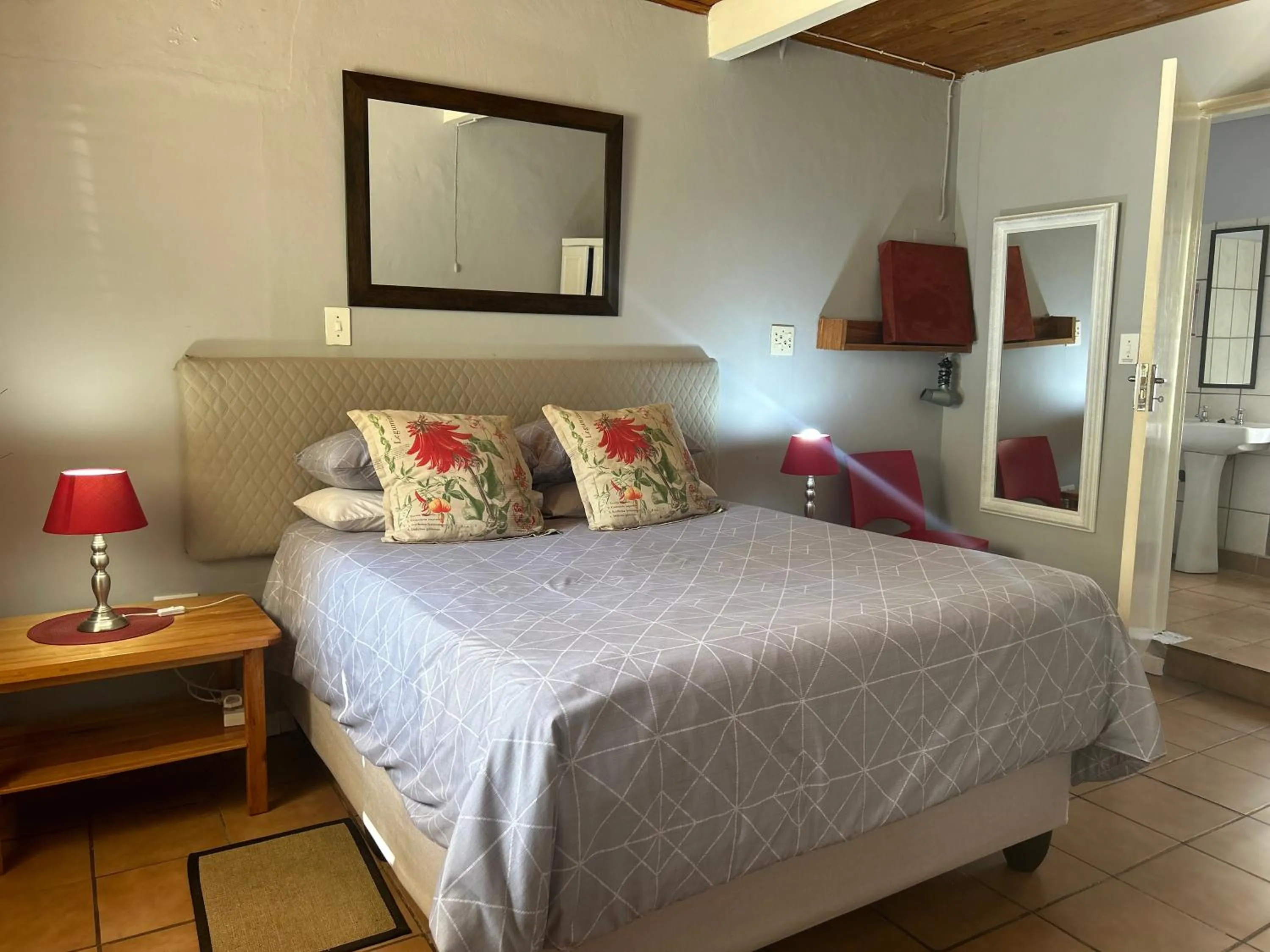 Bed in Sabie Self Catering Apartments