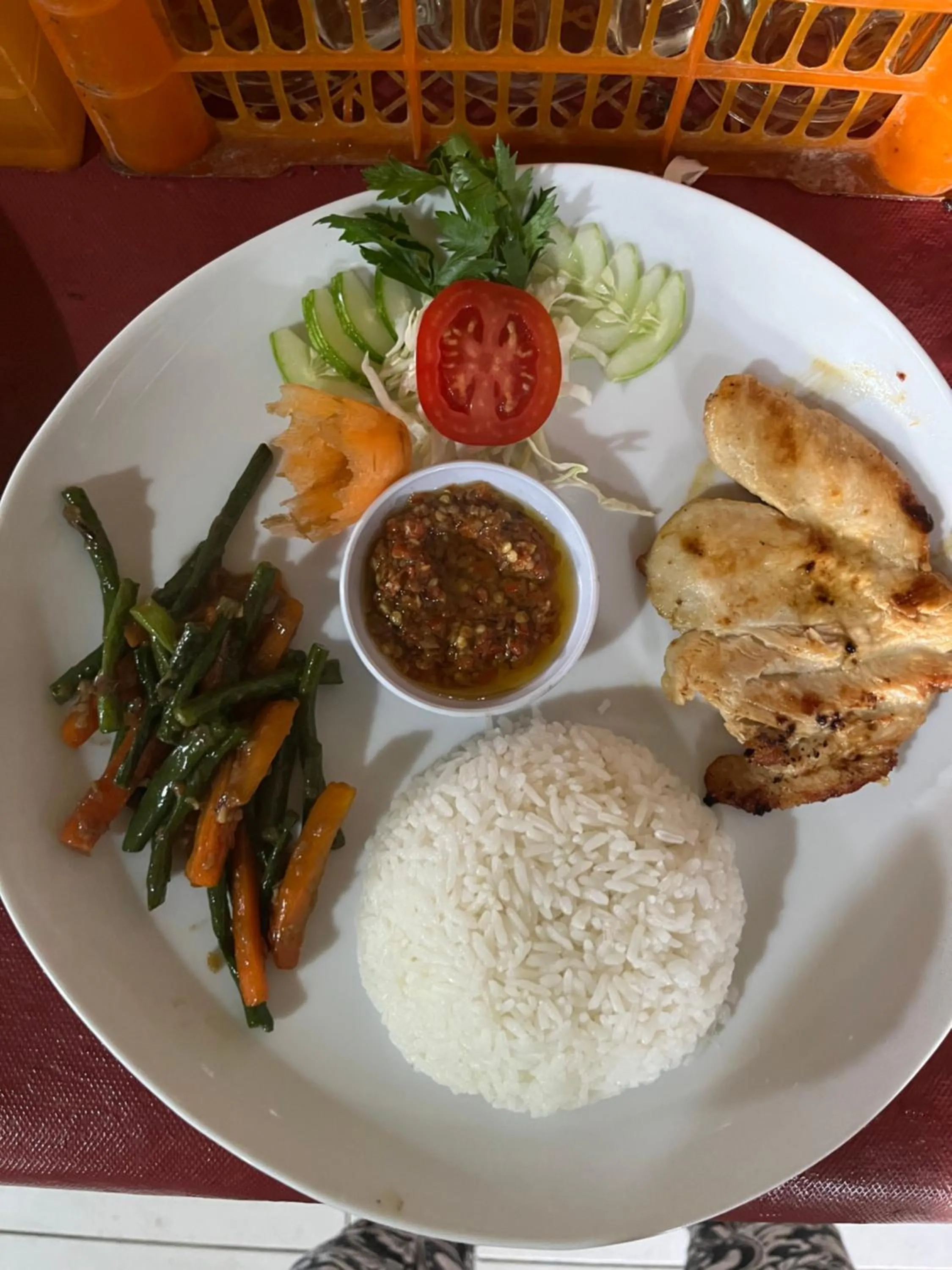 Food and drinks in Khrisna Hs and Cottages