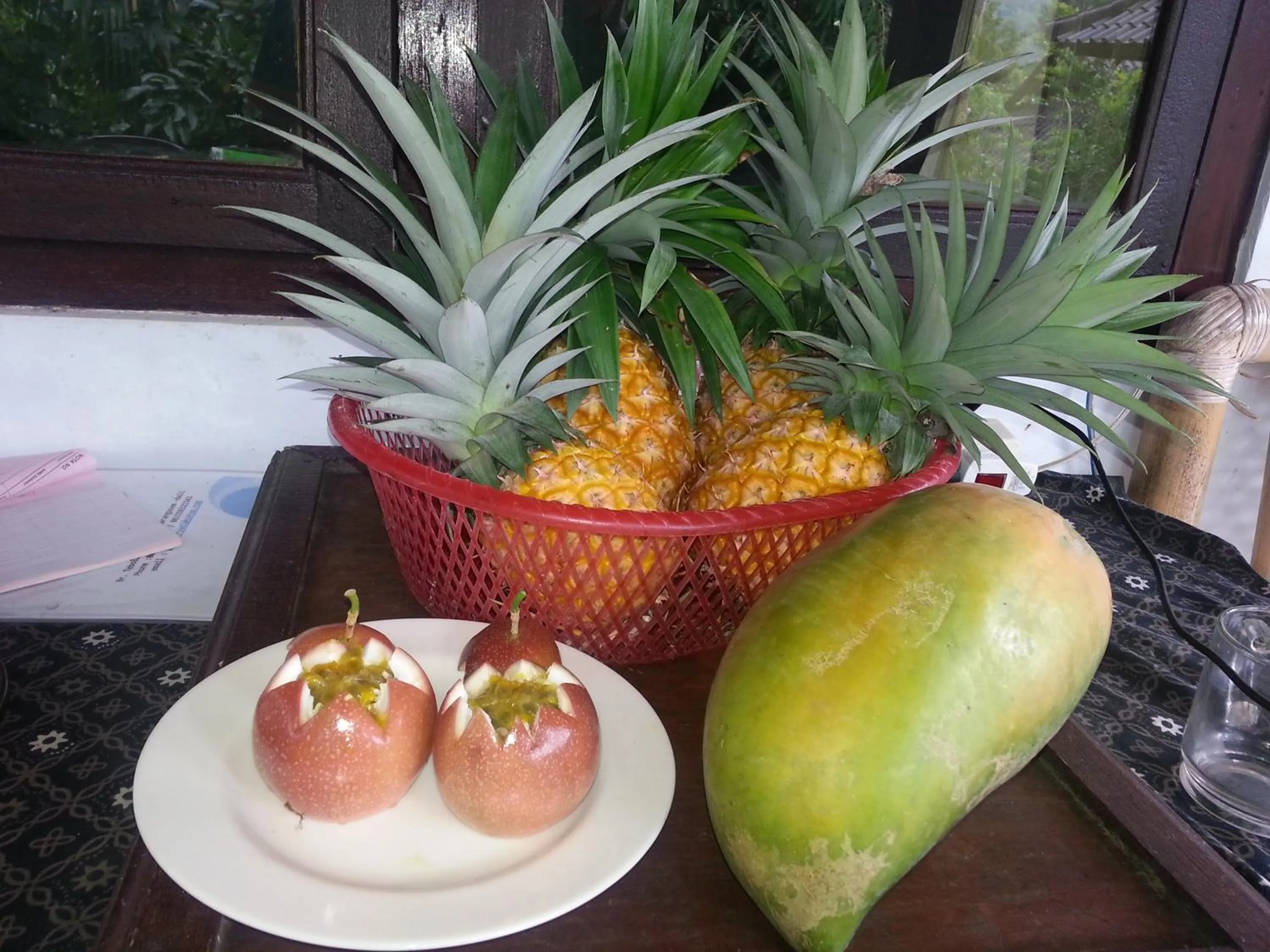 Food and drinks in Khrisna Hs and Cottages