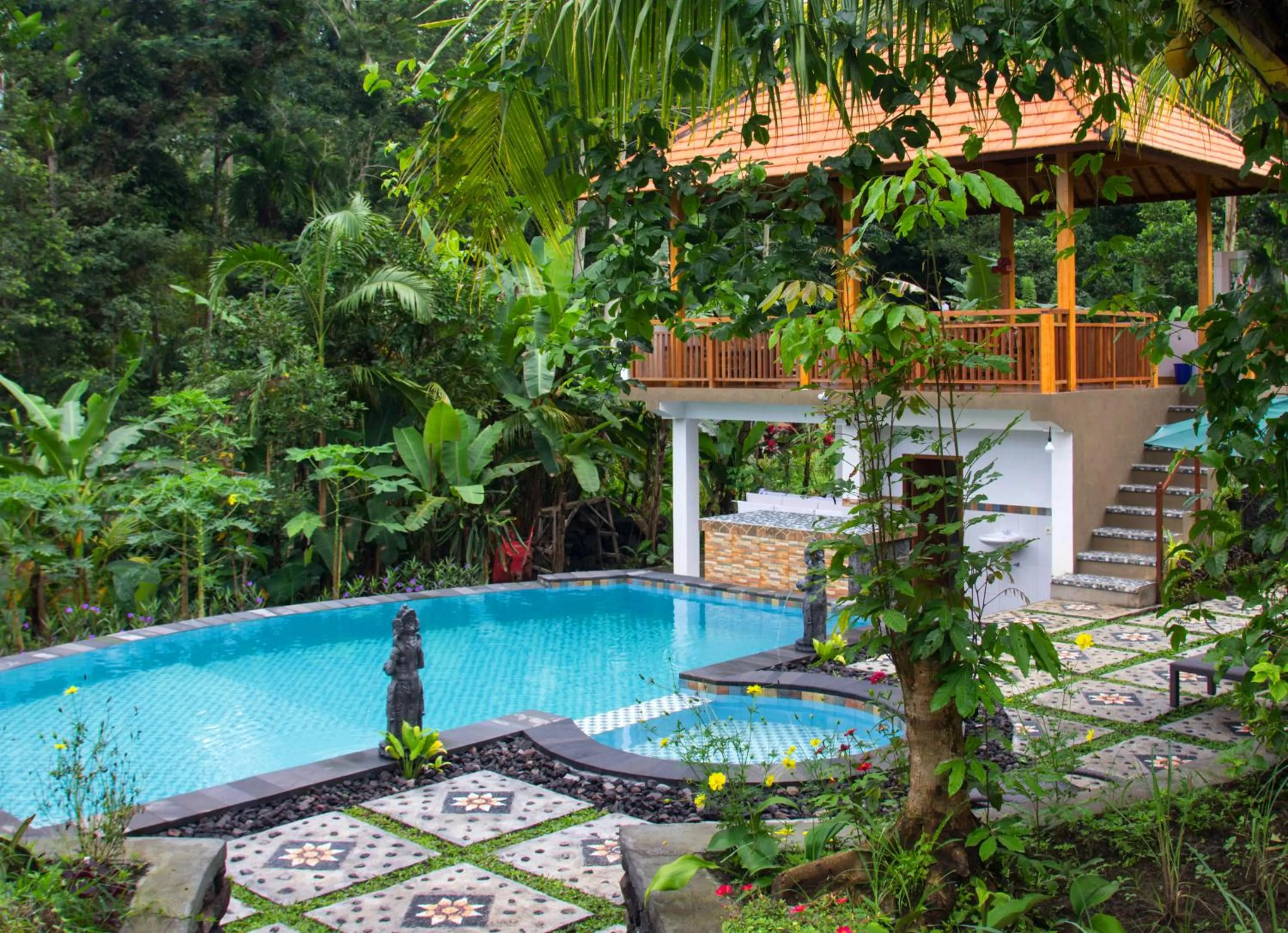 Restaurant/places to eat in Khrisna Hs and Cottages