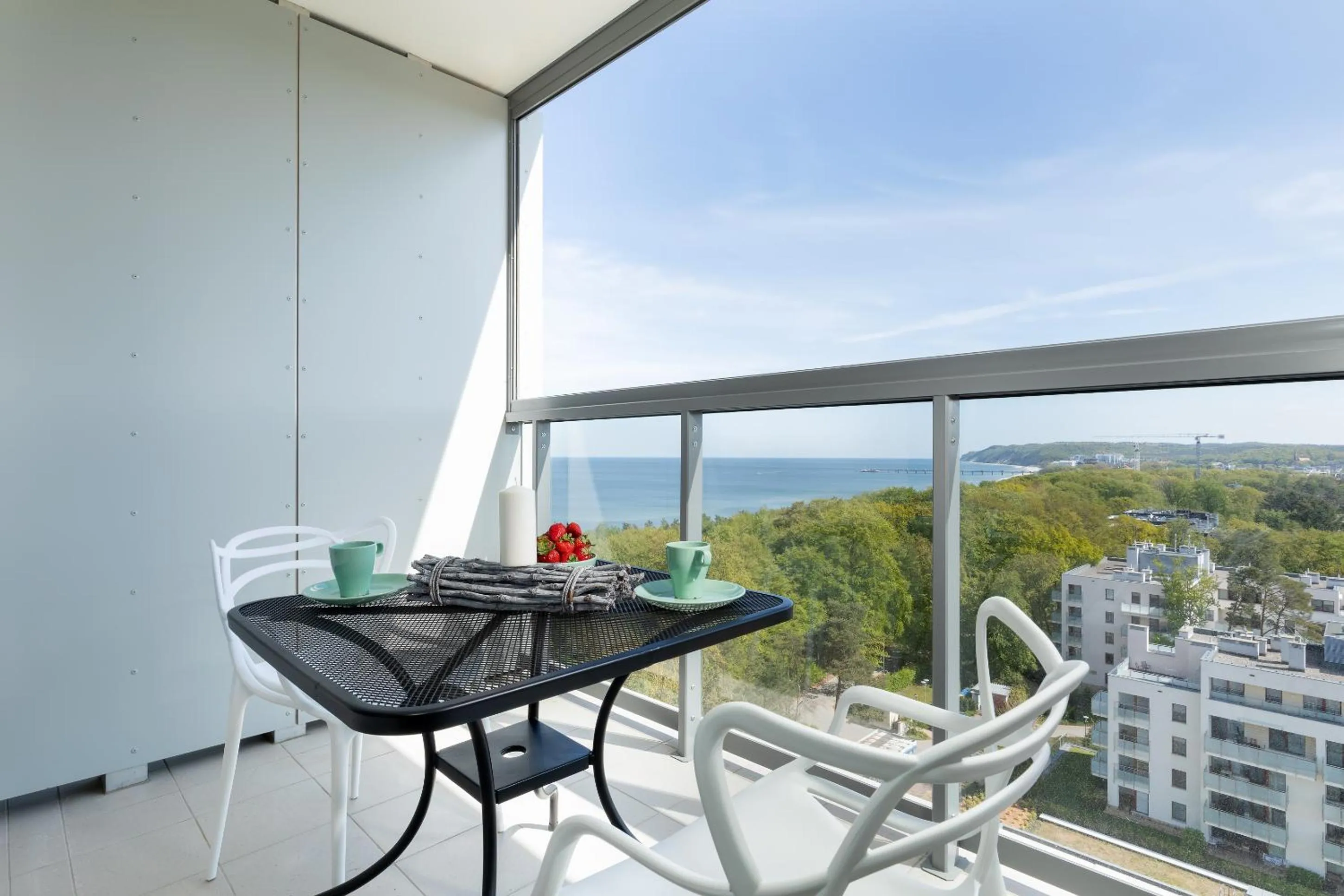 Studio Apartment with Sea View in Aquamarina Onyx Marina Invest