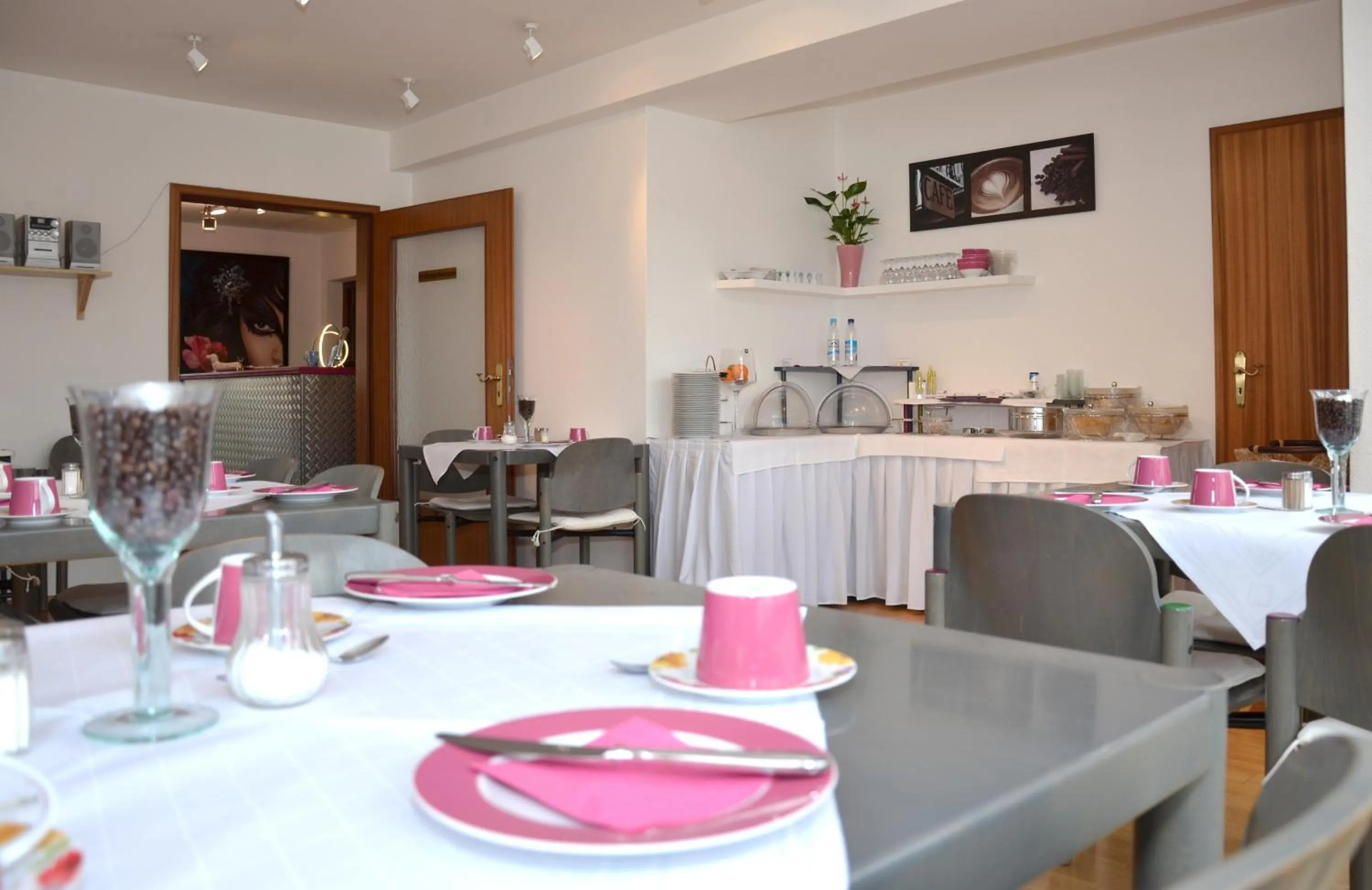 Restaurant/places to eat in Hotel zum Brunnen