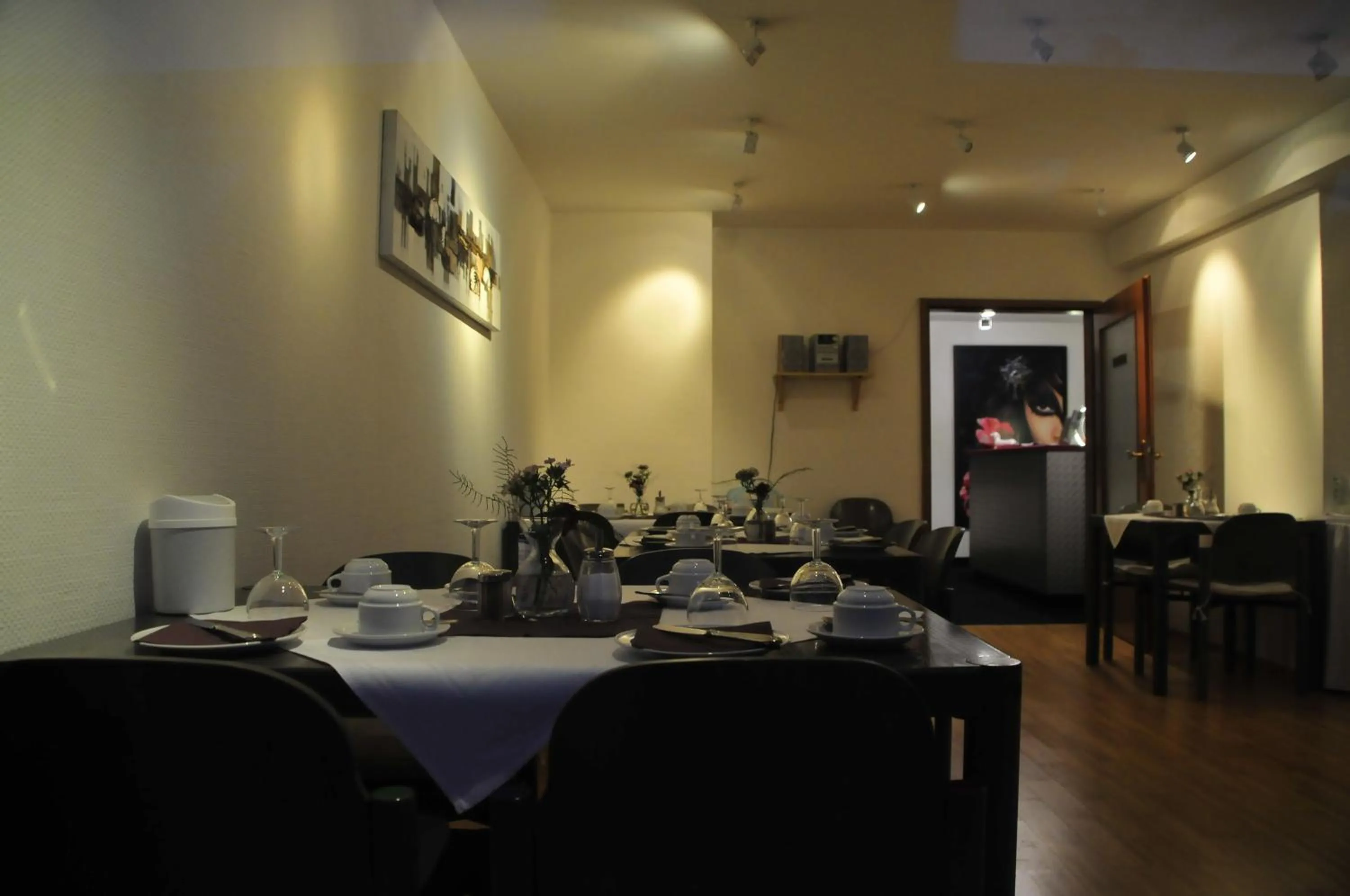 Restaurant/places to eat in Hotel zum Brunnen