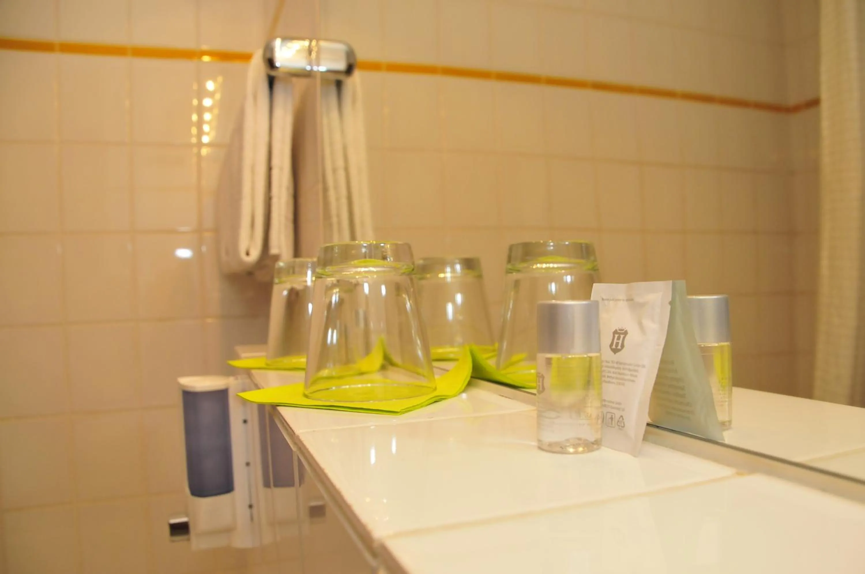 Bathroom in Hotel zum Brunnen