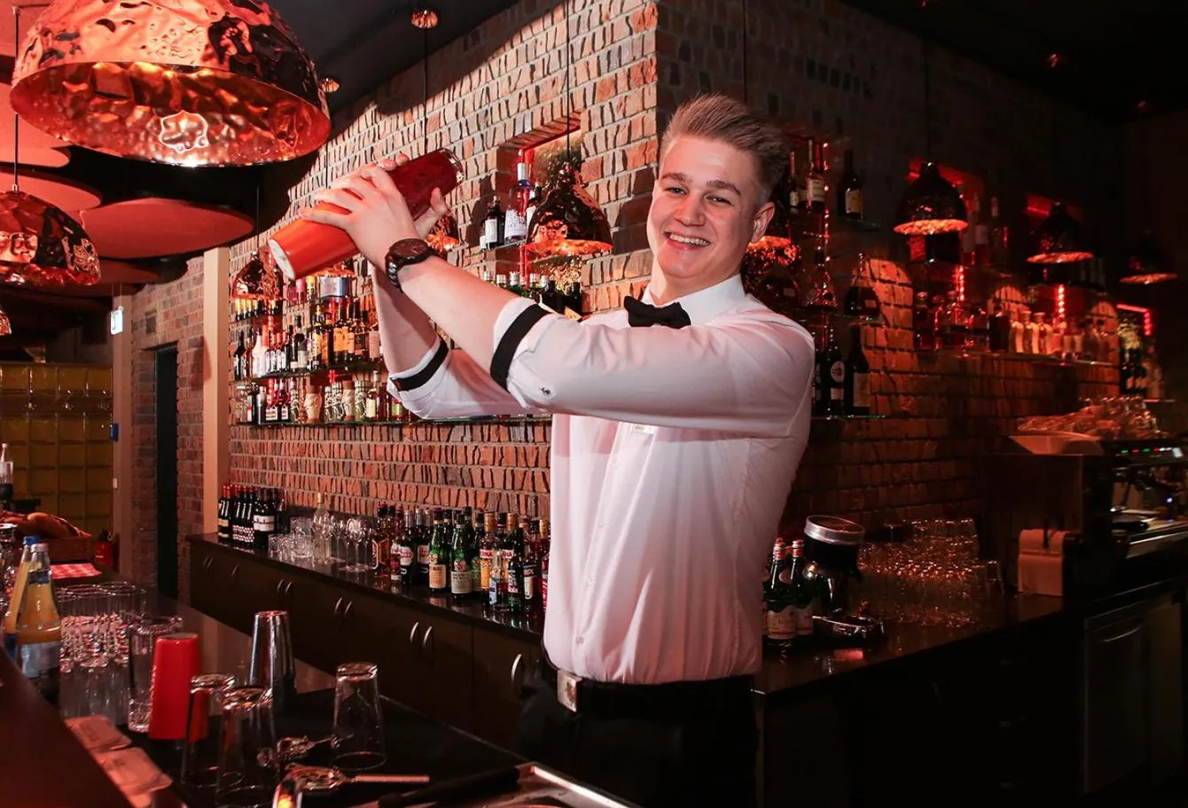 Evening entertainment in Altes Stahlwerk Business & Lifestyle Hotel