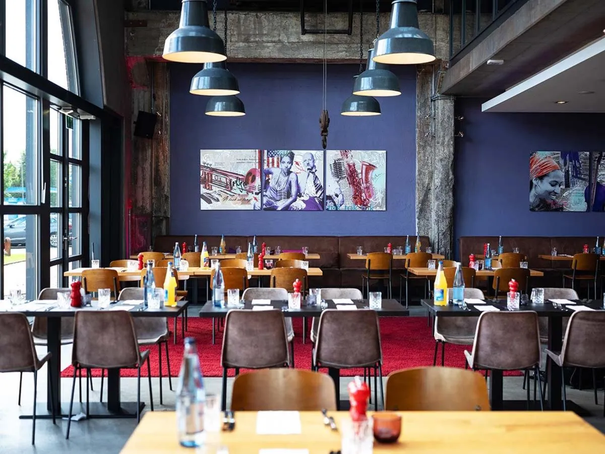 Restaurant/places to eat in Altes Stahlwerk Business & Lifestyle Hotel