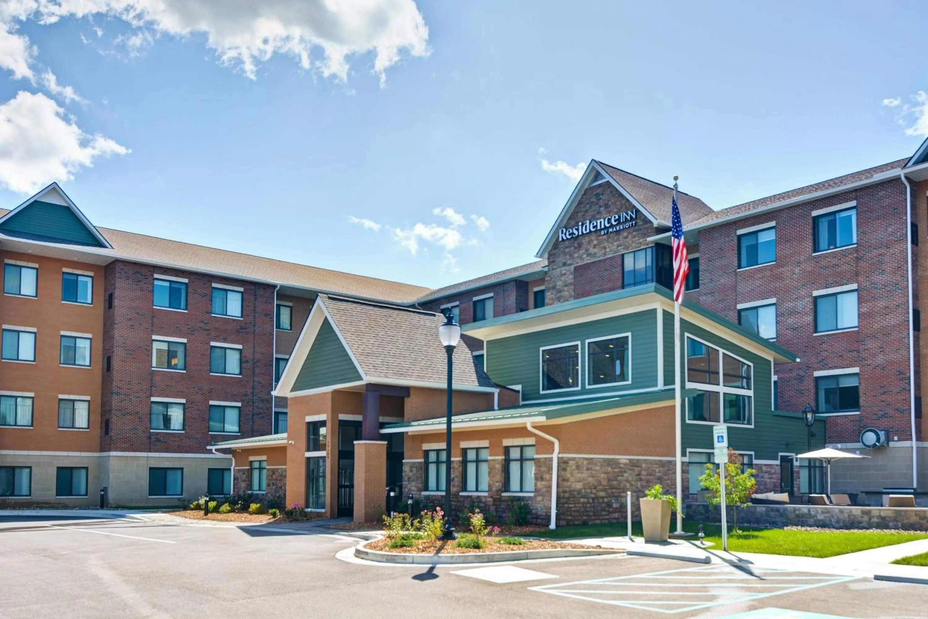 Property building in Residence Inn by Marriott Cleveland Airport/Middleburg Heights