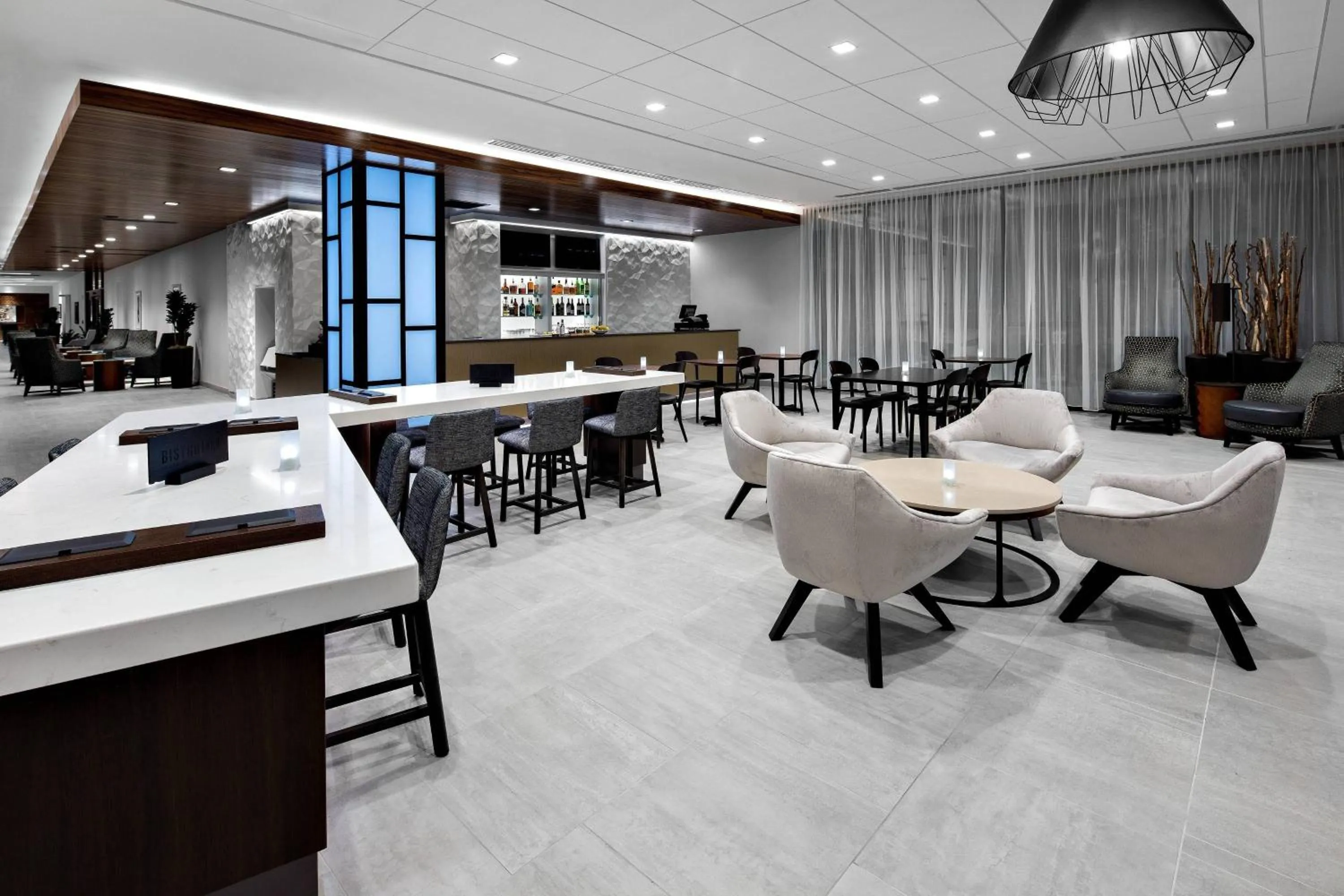 Restaurant/places to eat in Courtyard by Marriott Knoxville Downtown