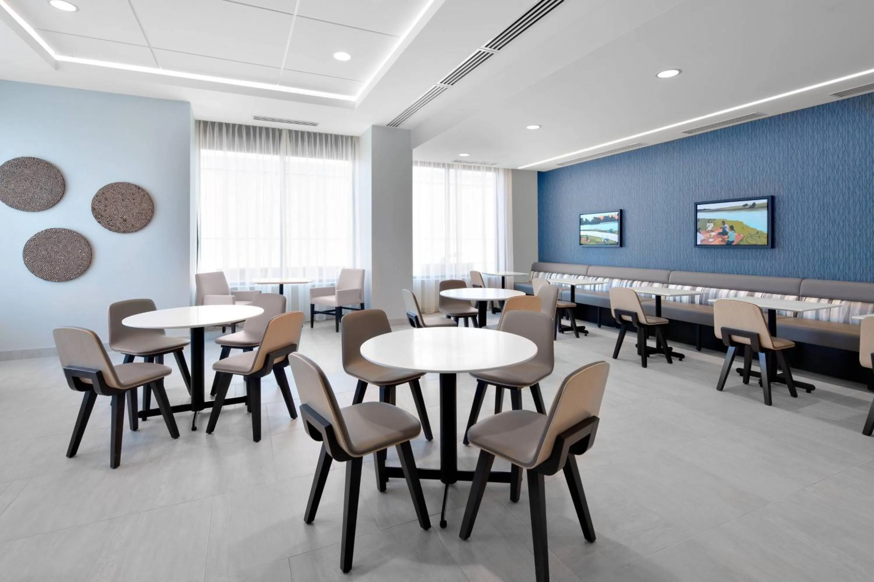 Breakfast in Residence Inn by Marriott Knoxville Downtown