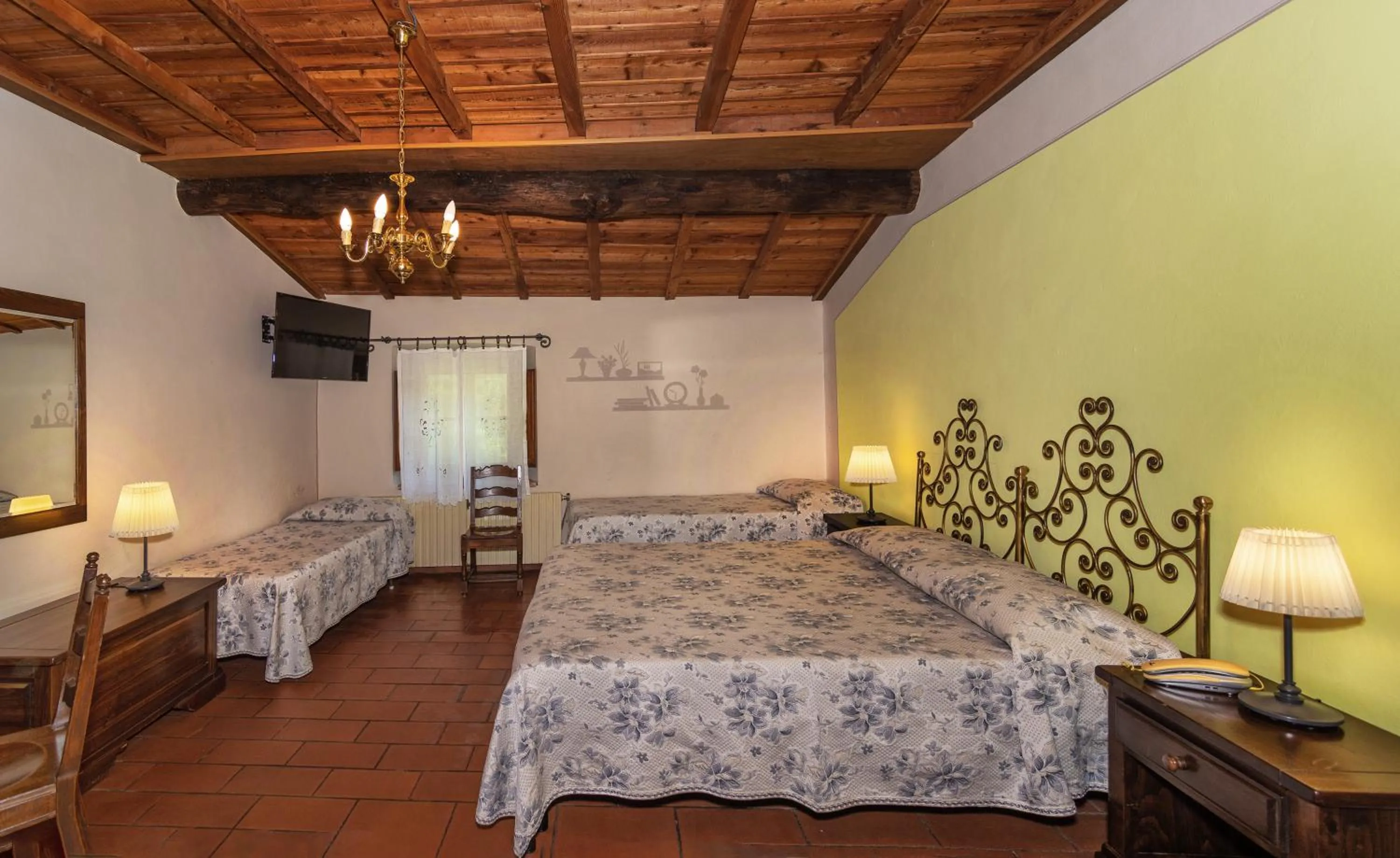 Photo of the whole room, Bed in Hotel Villa Rinascimento