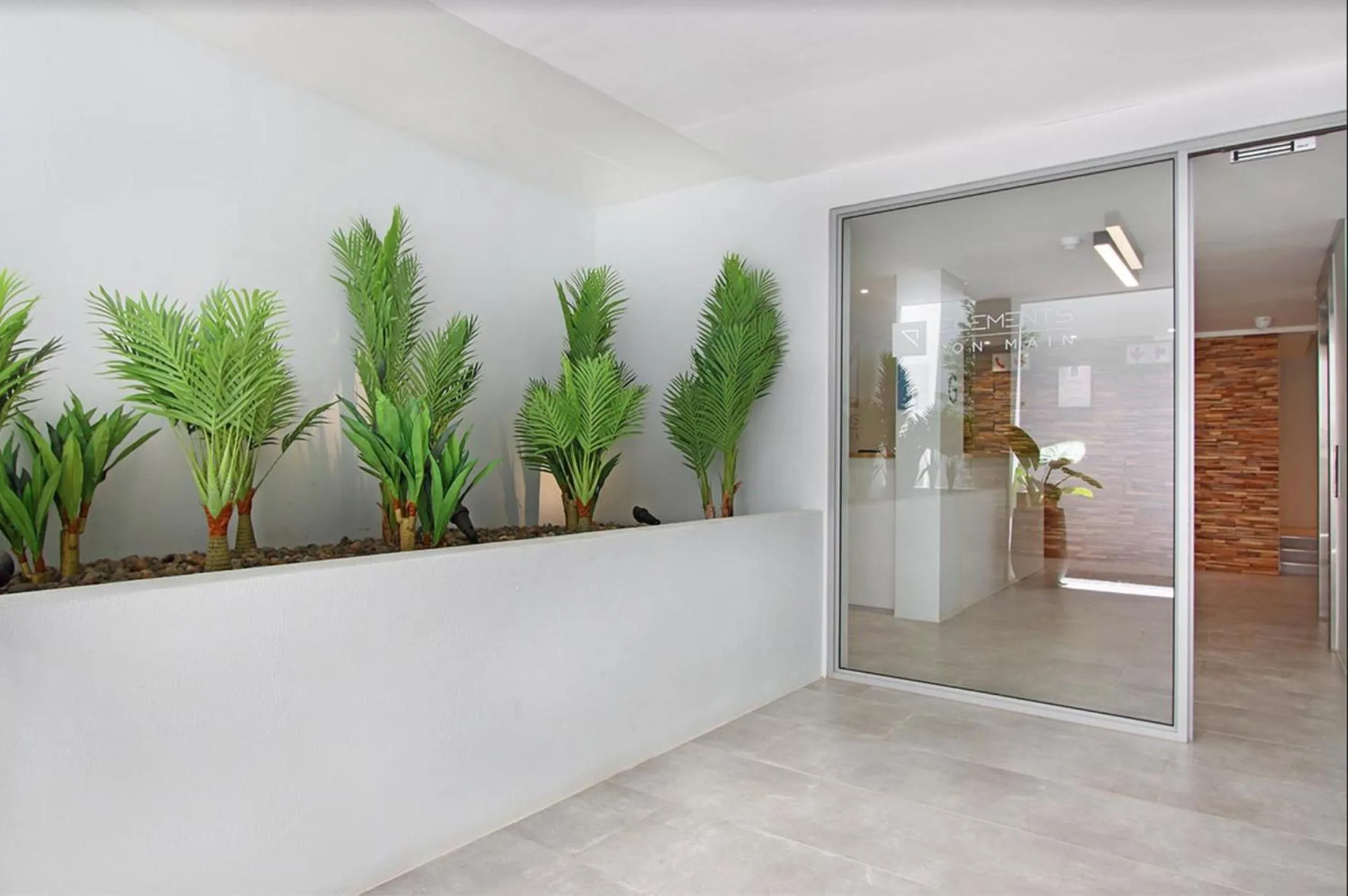 Lobby or reception in Elements Luxury Suites by Totalstay