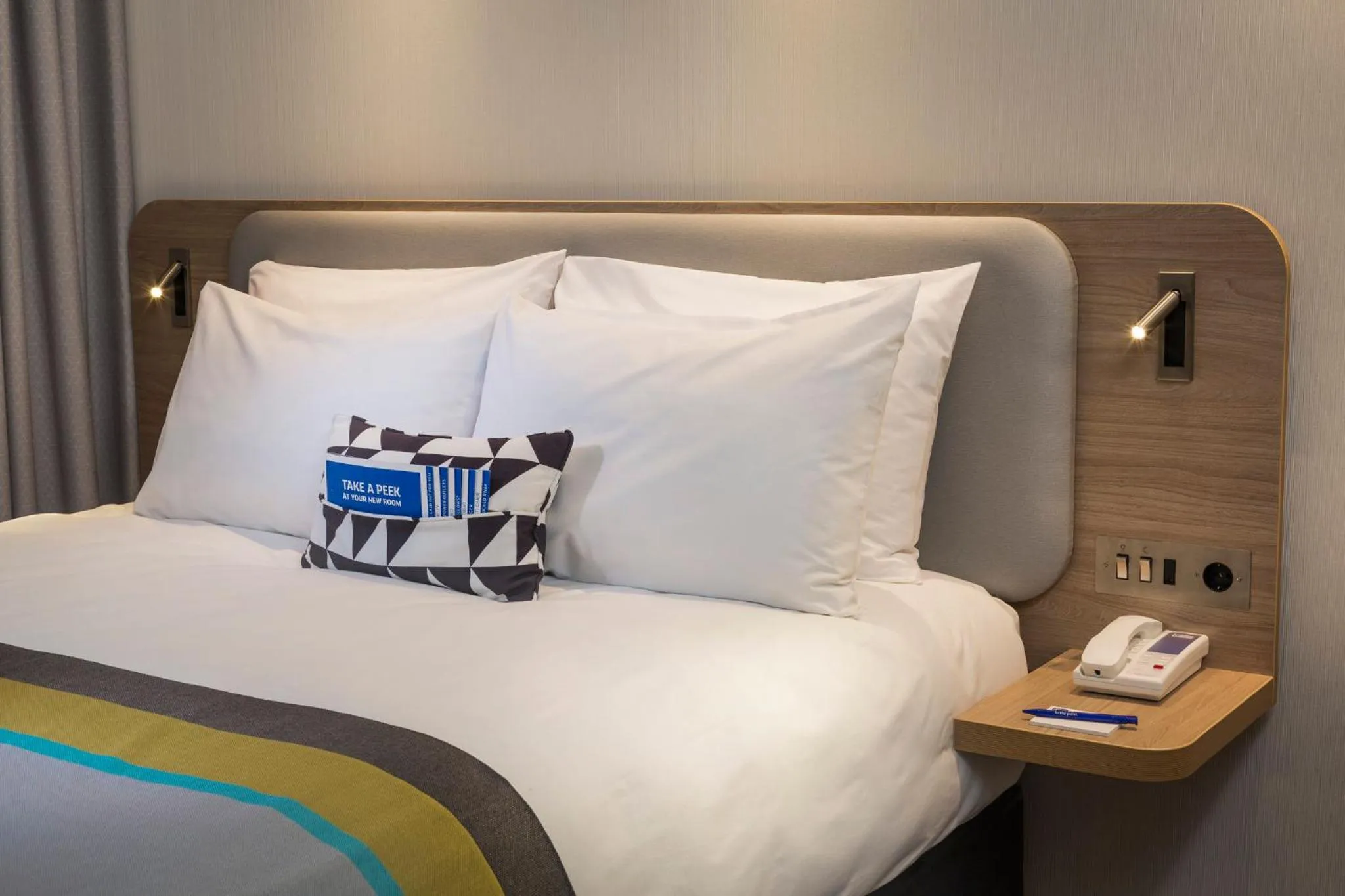 Photo of the whole room, Bed in Holiday Inn Express - Luzern - Kriens by IHG