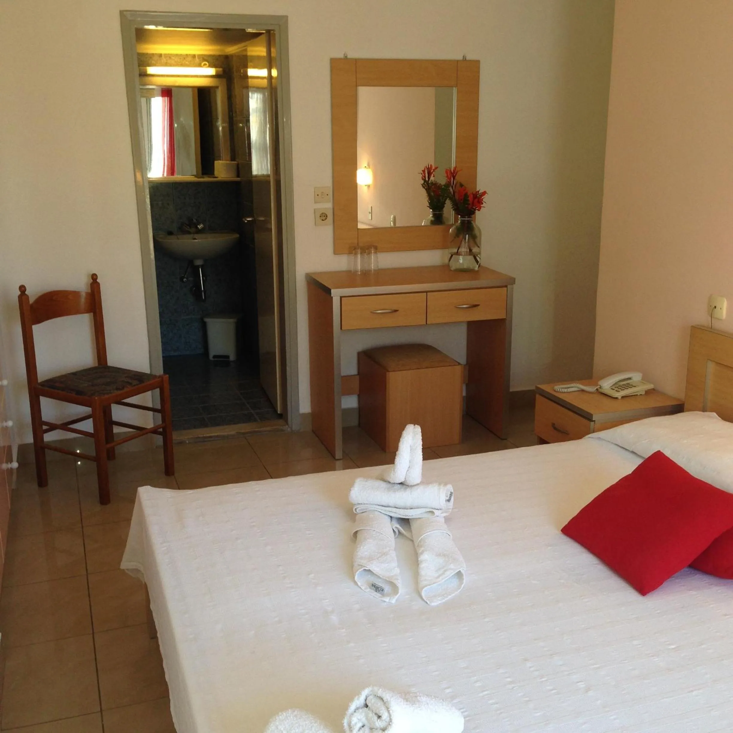 Photo of the whole room, Bed in Zefyros Hotel