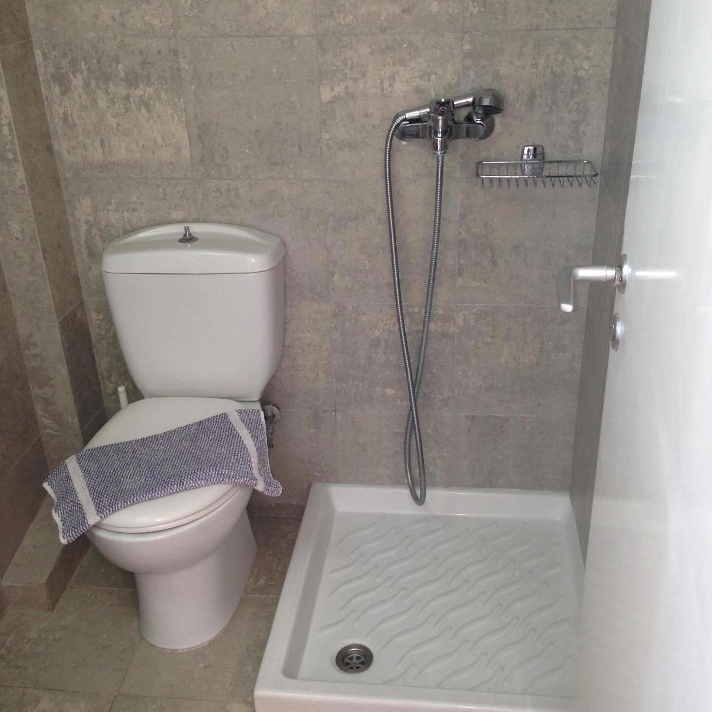 Bathroom in Zefyros Hotel