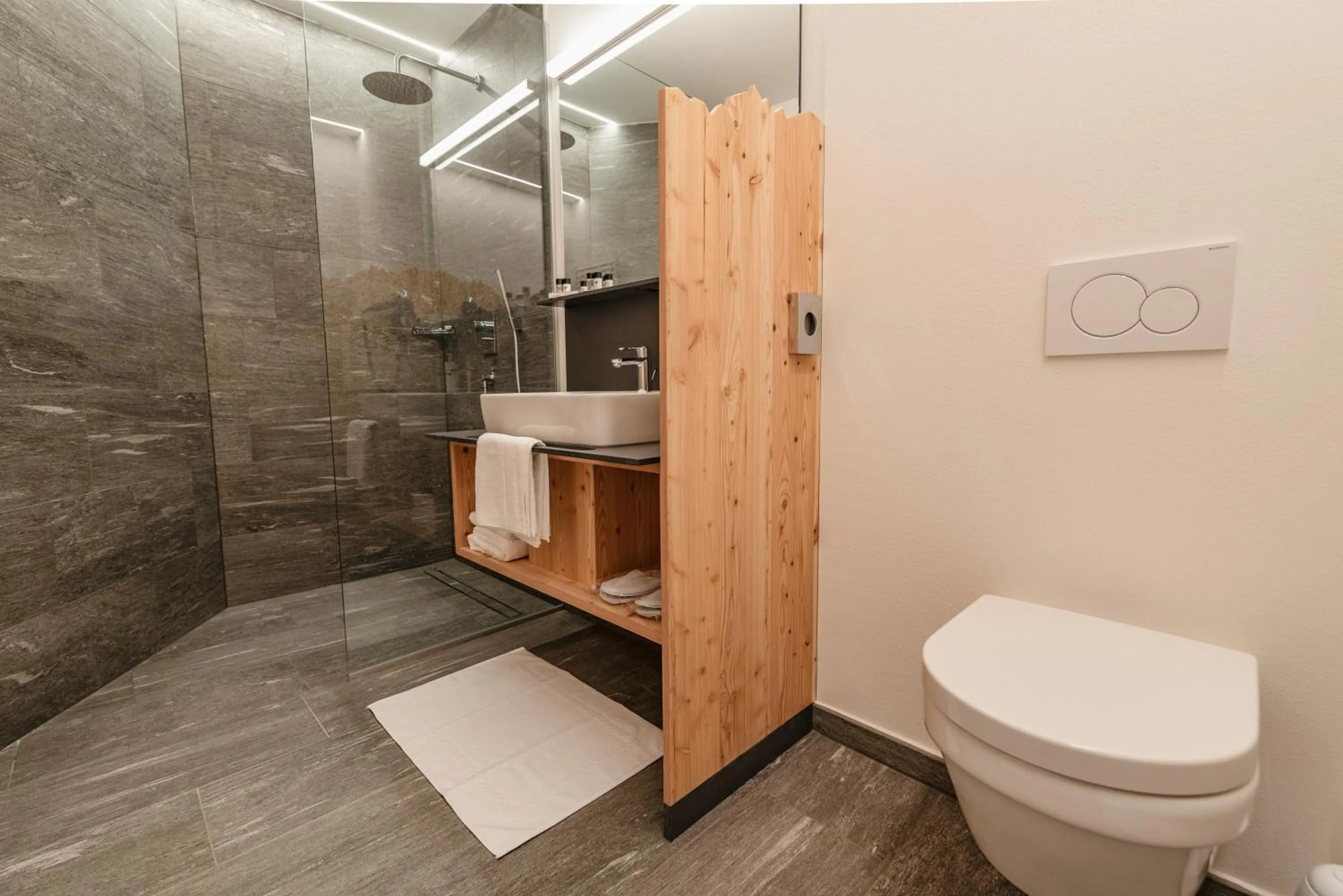 Shower in Oberhauser Hütte Rodenecker - Lüsner Alm