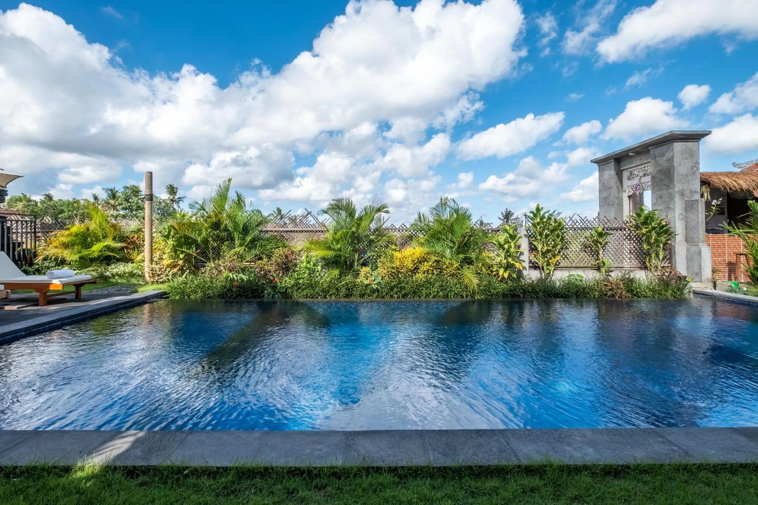 Swimming pool in D'jineng Rice Terrace Canggu