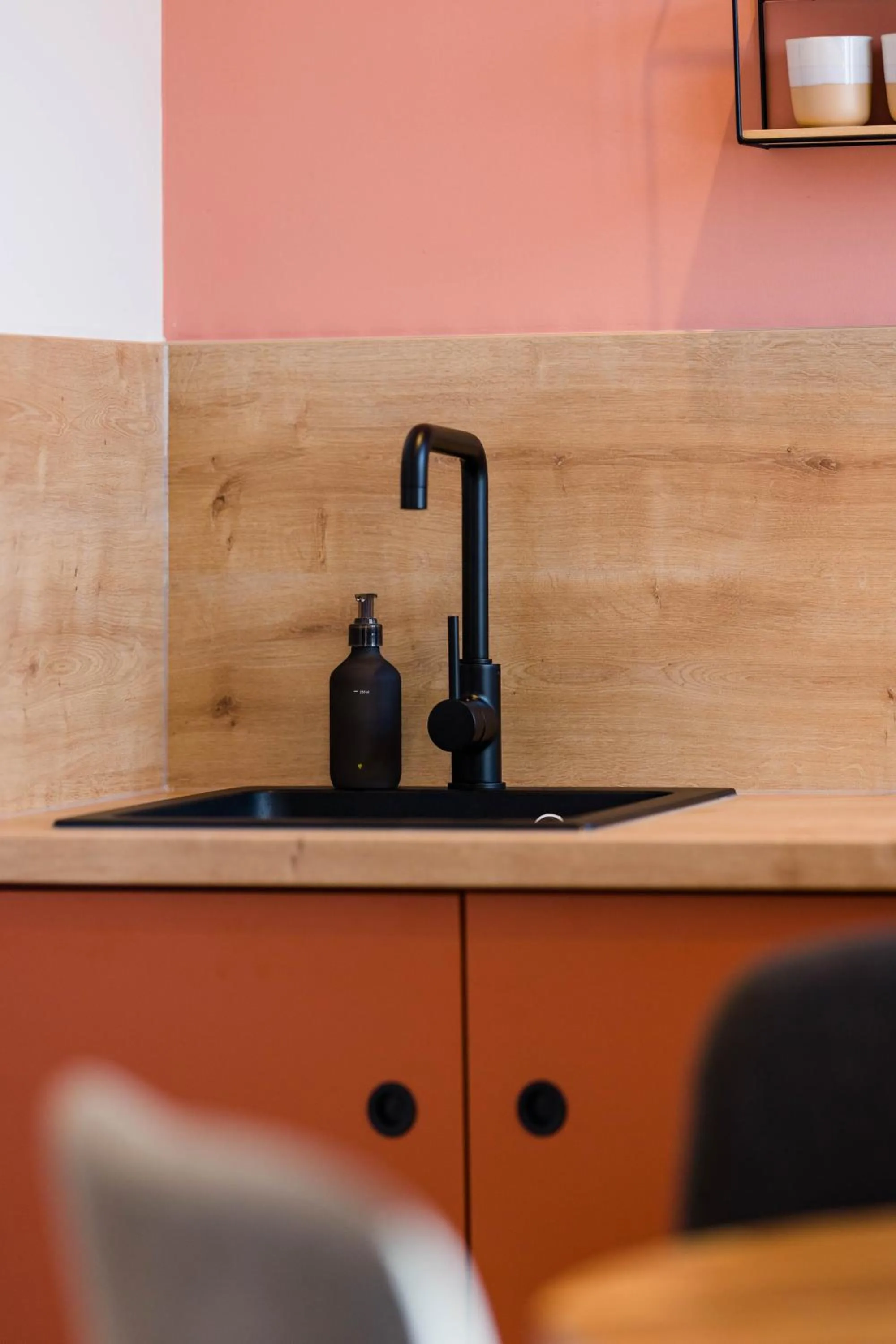 Kitchen or kitchenette in Stadthotel Freilassing