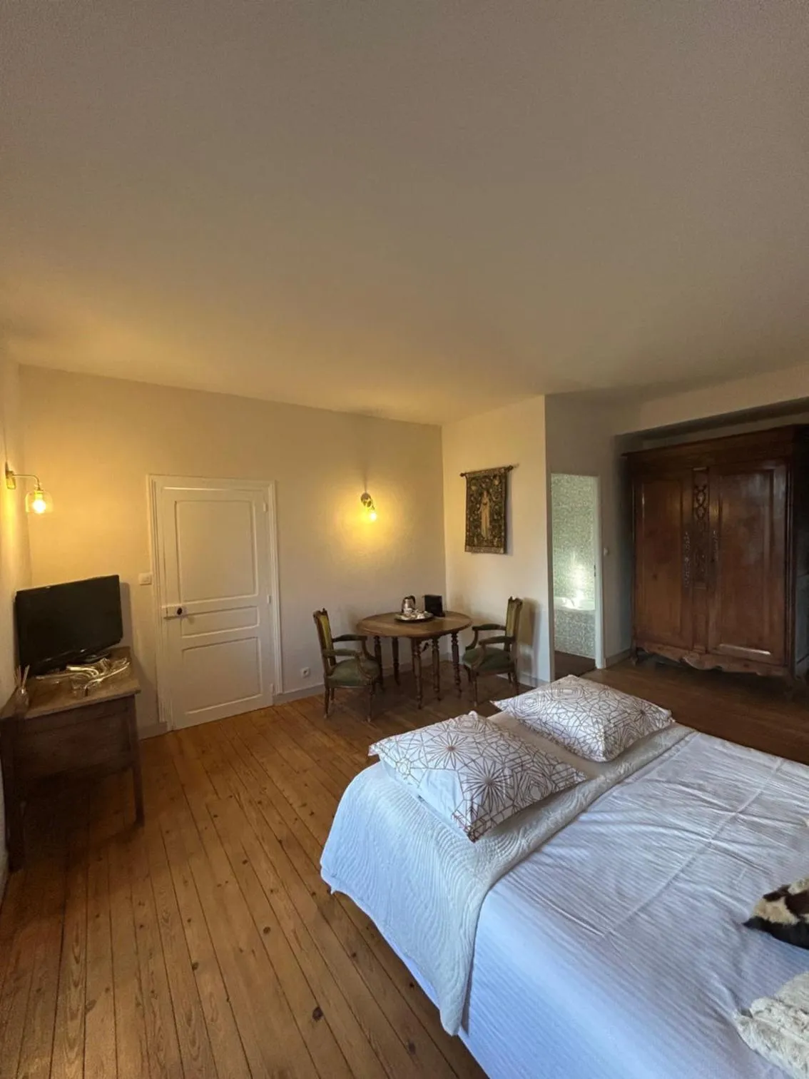 Bed in Le Vieux Chateau