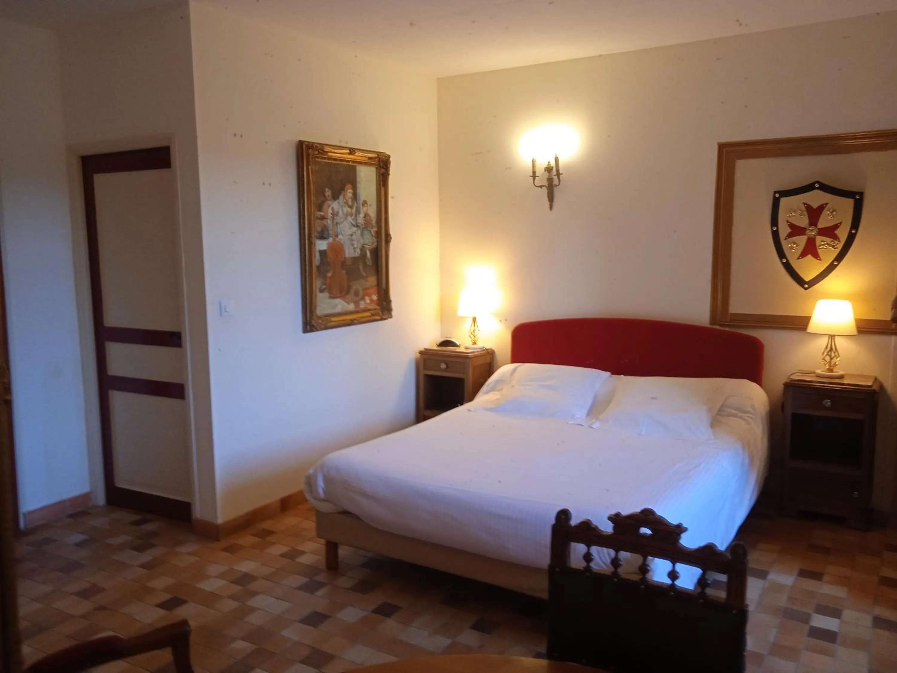 Bed in Le Vieux Chateau