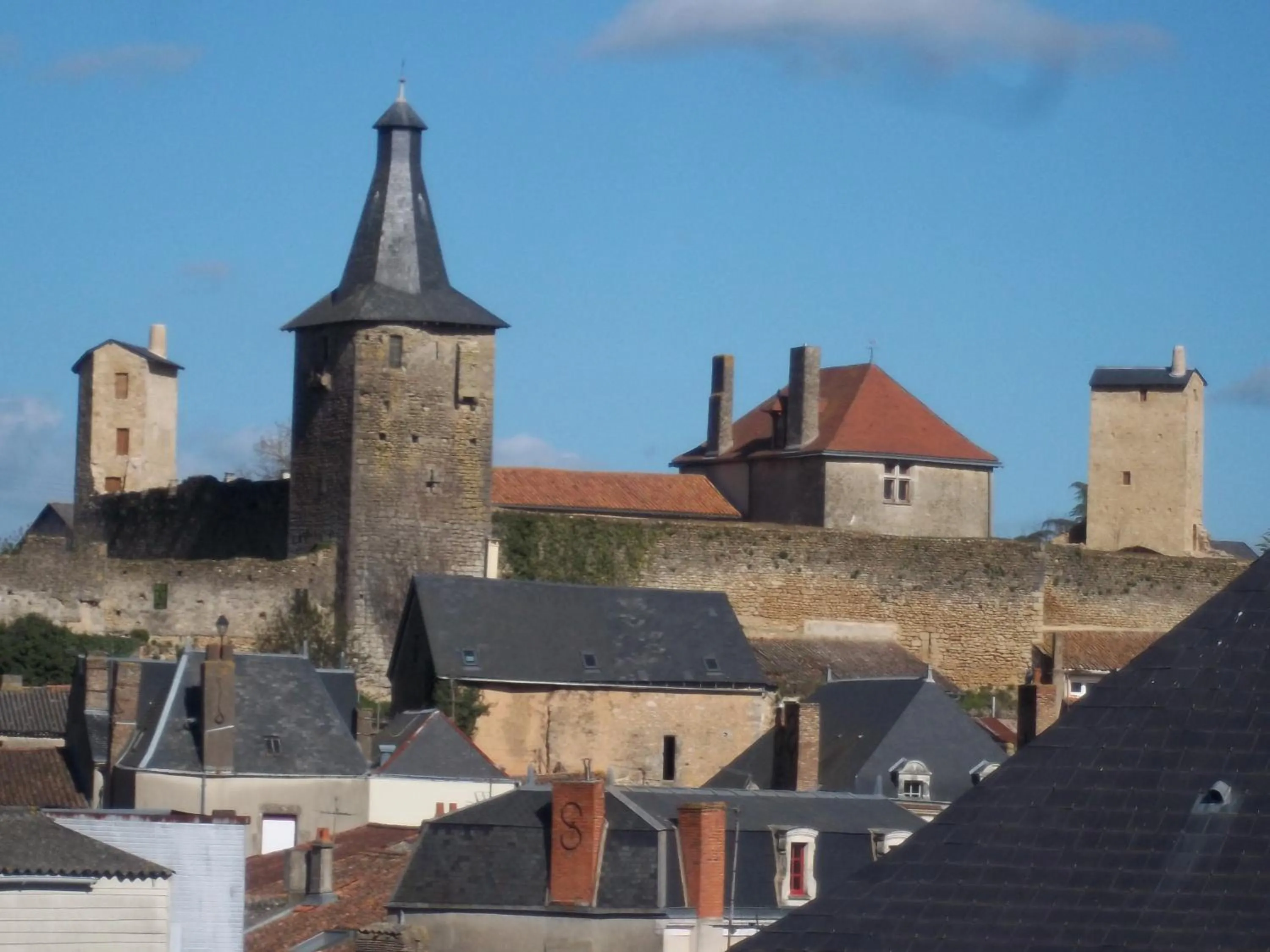 Property building in Le Vieux Chateau