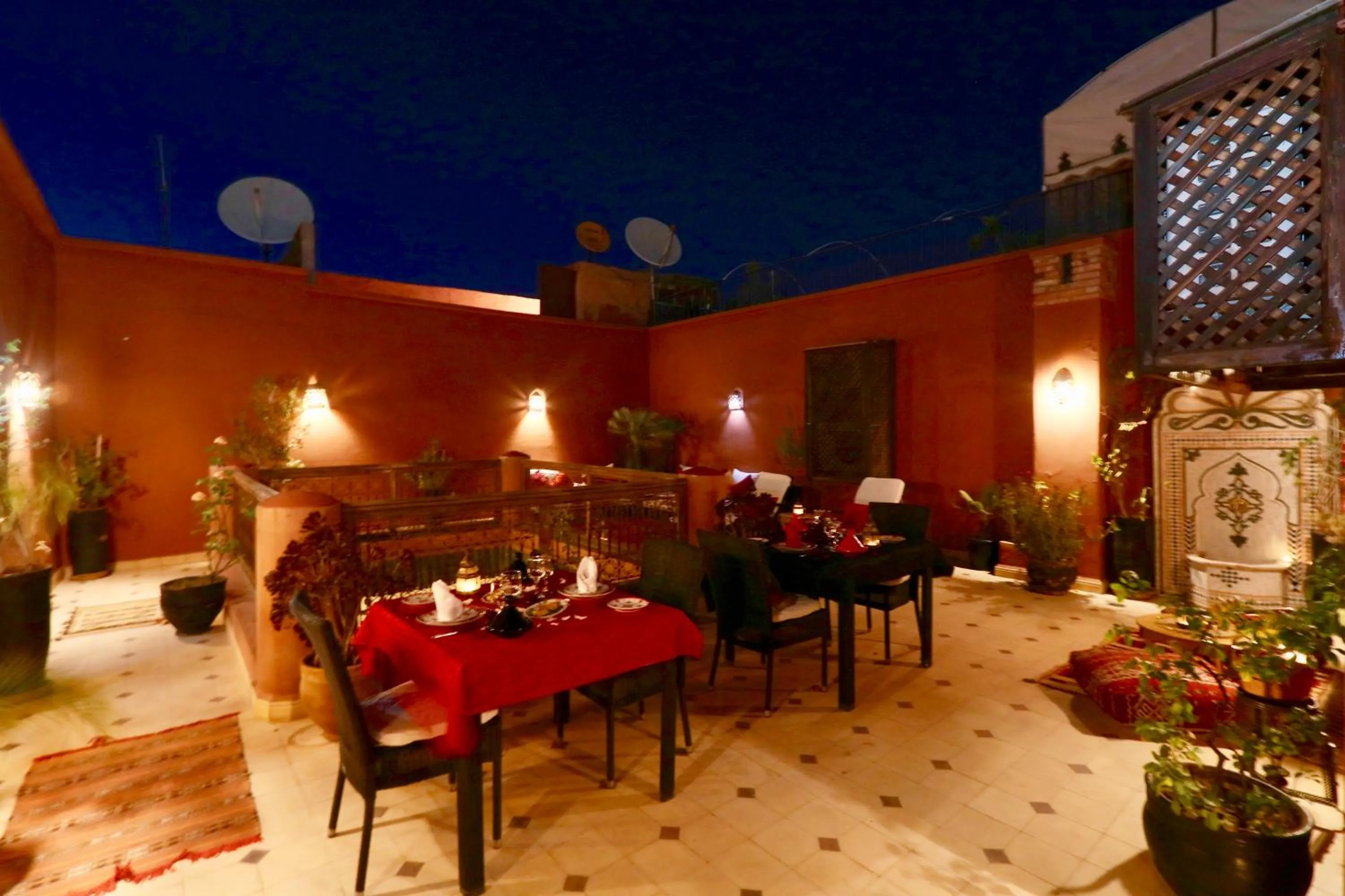 Restaurant/places to eat in Dar Pamella