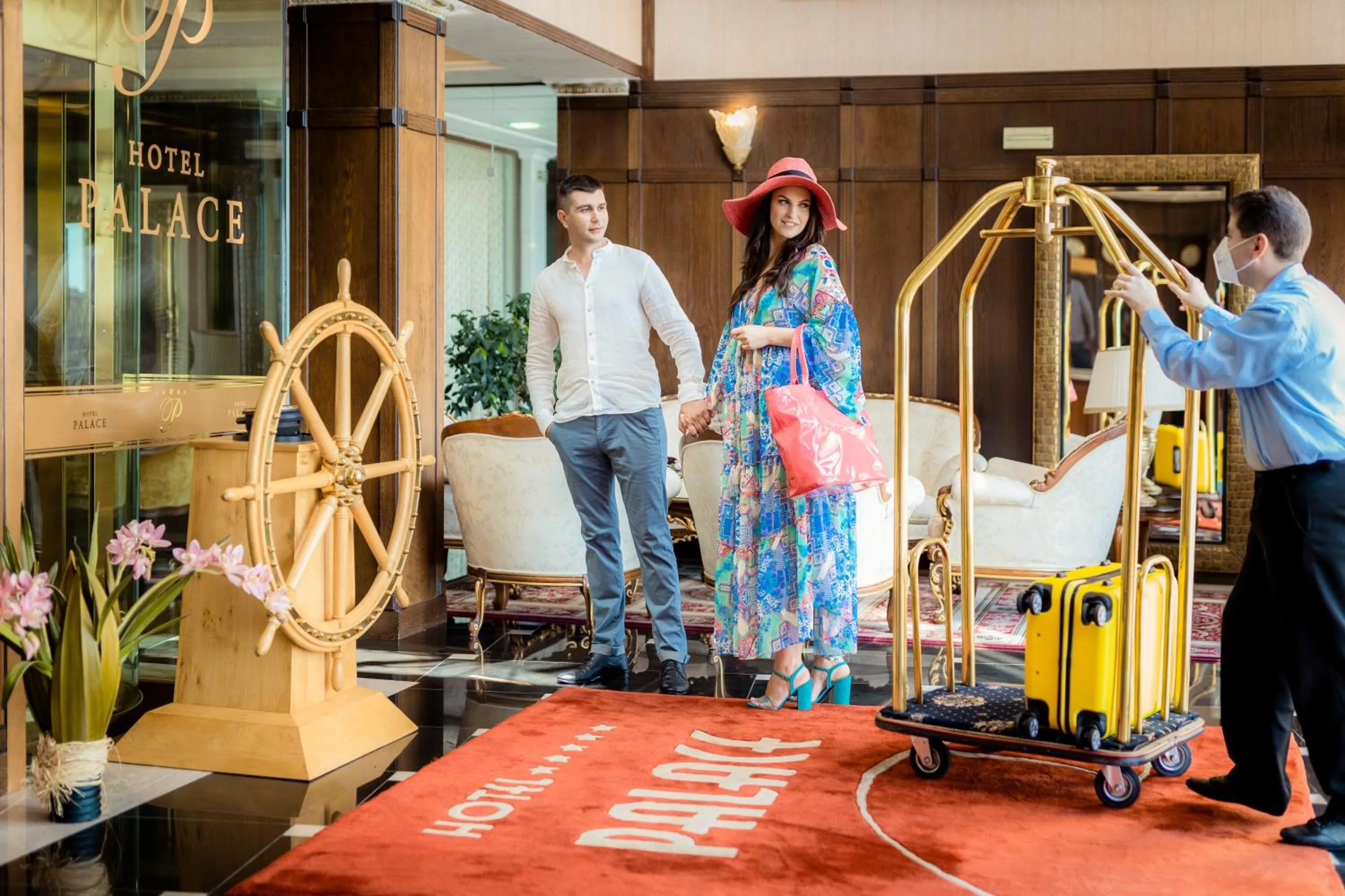 People in Hotel Palace Marina Dinevi