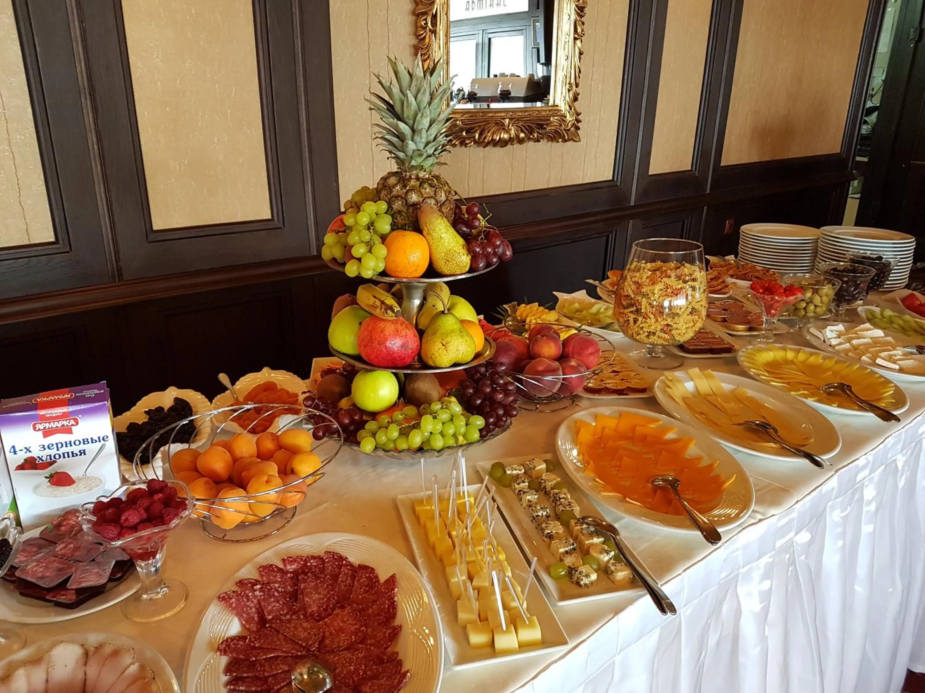 Food in Hotel Palace Marina Dinevi