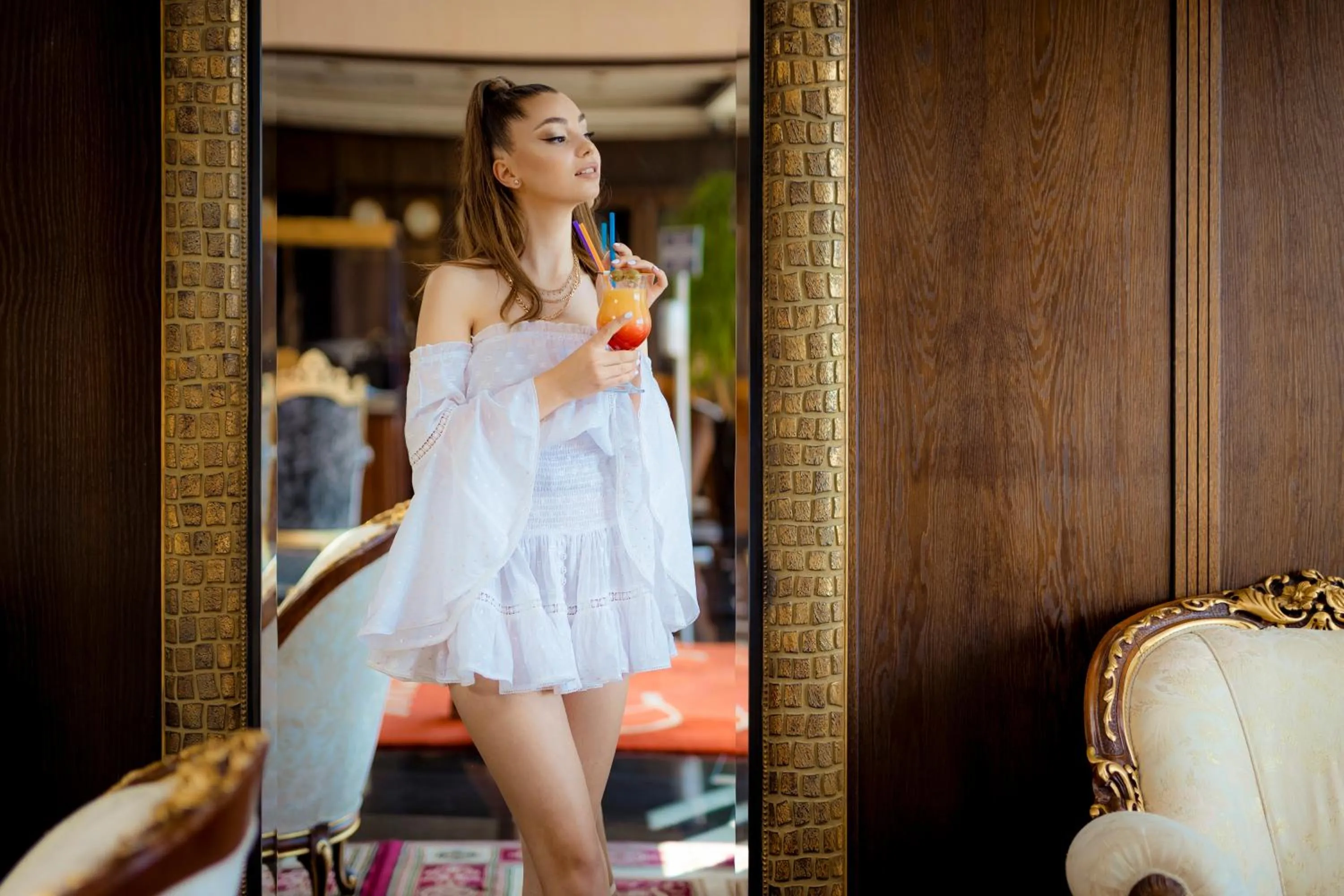 People in Hotel Palace Marina Dinevi