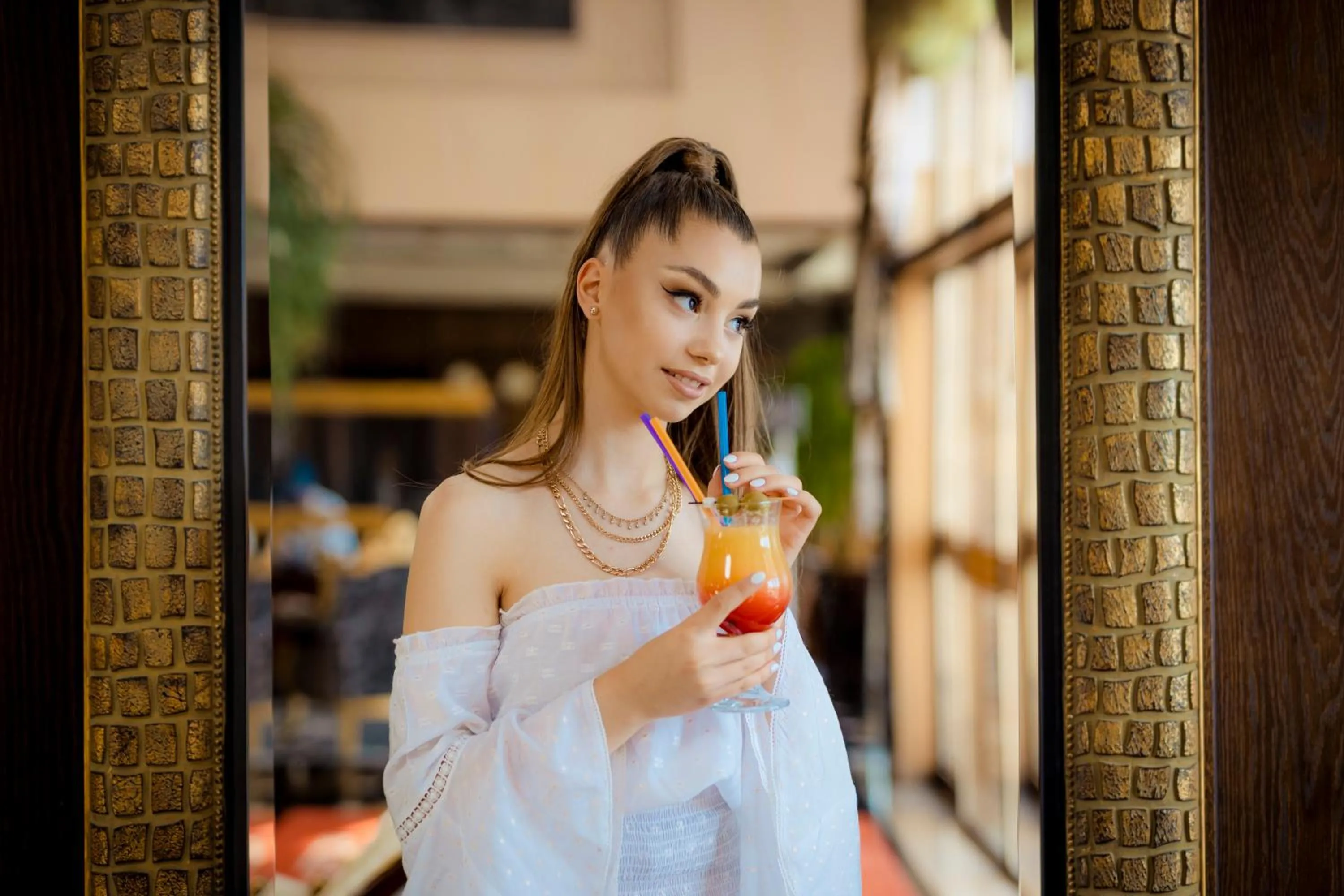 People in Hotel Palace Marina Dinevi