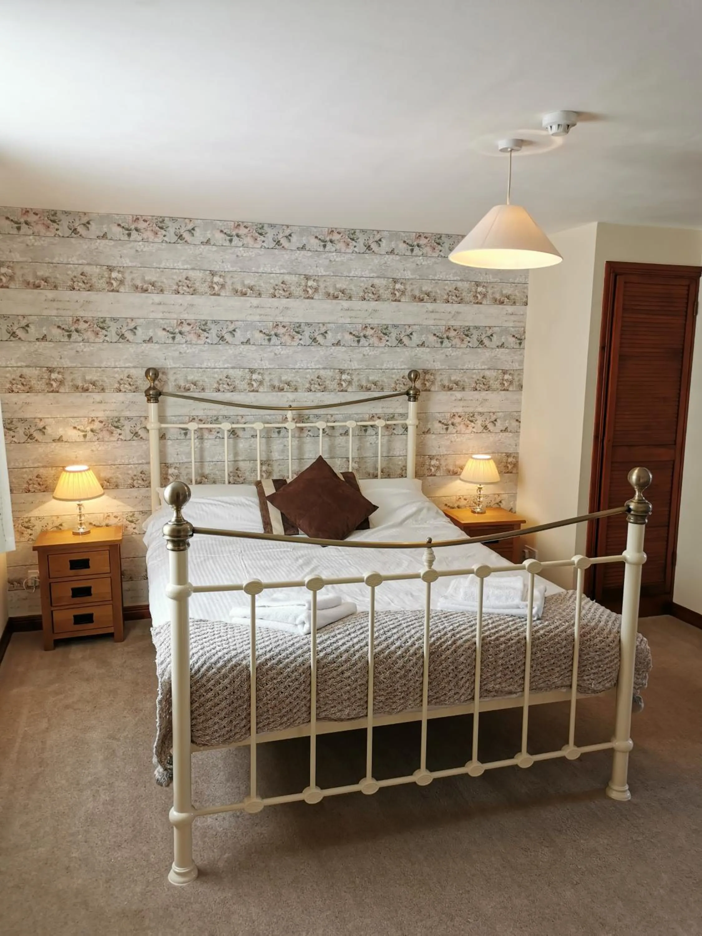 Bed in The Cornishman Inn