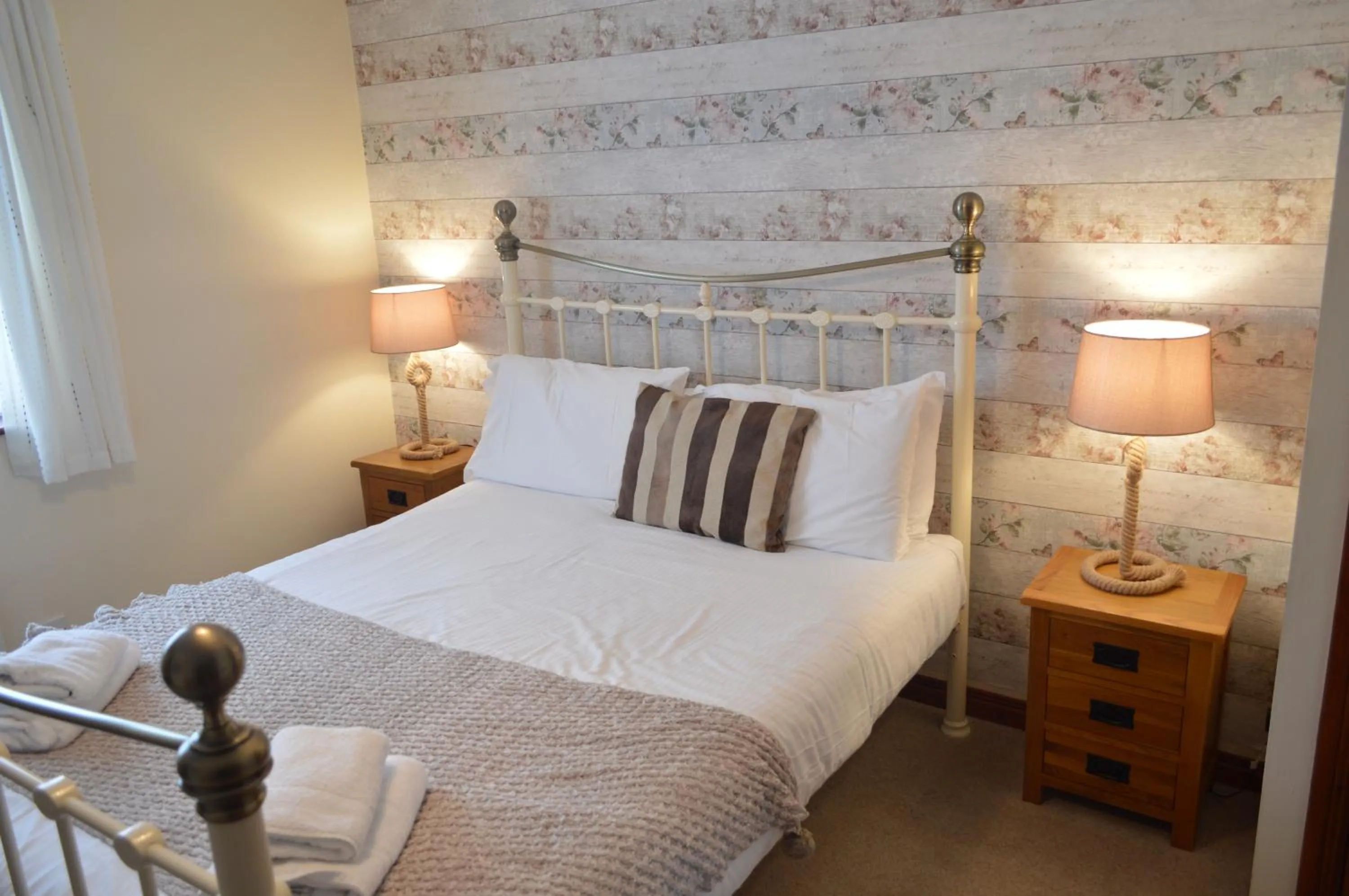 Bed in The Cornishman Inn