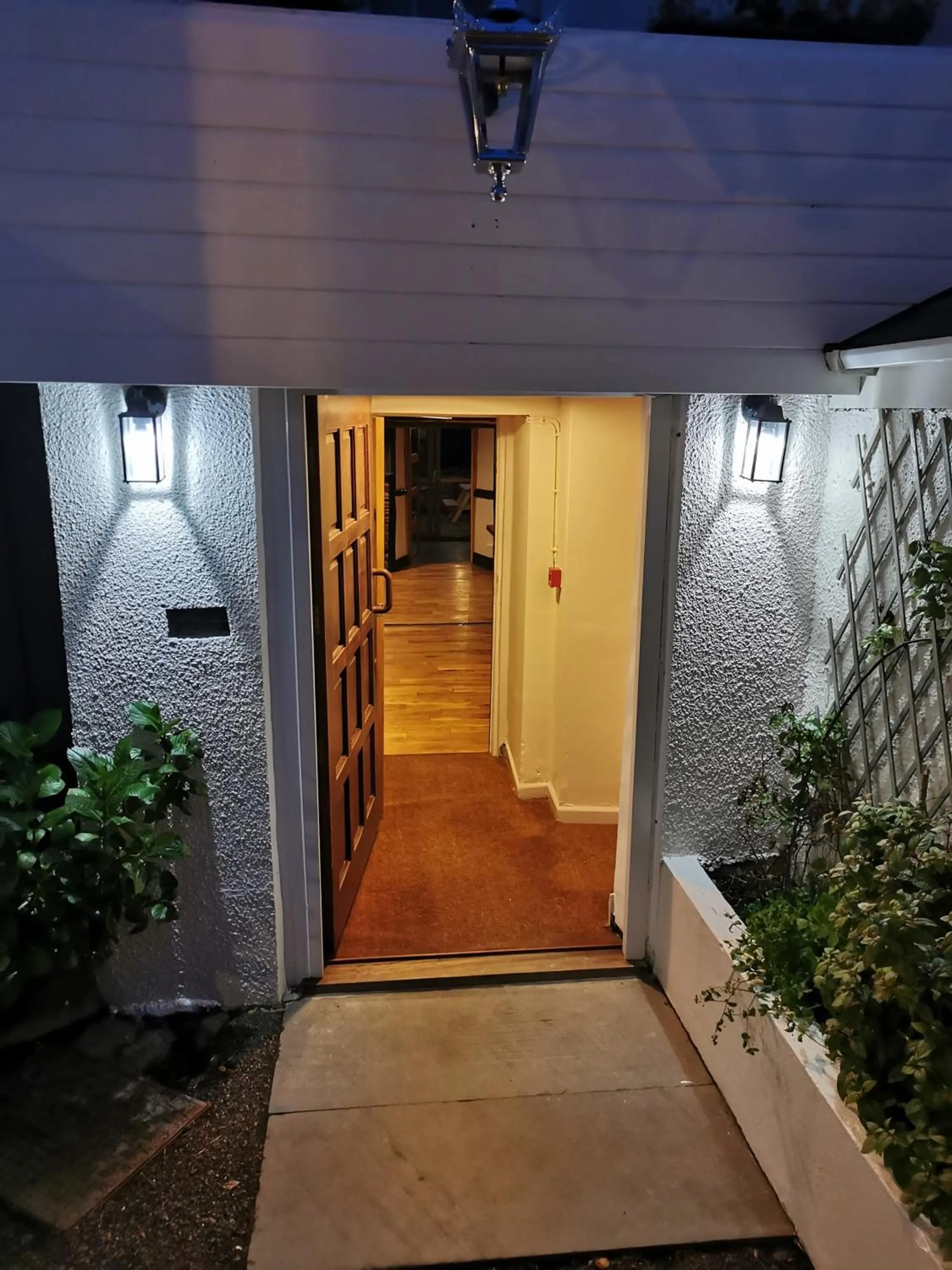 Facade/entrance in The Cornishman Inn