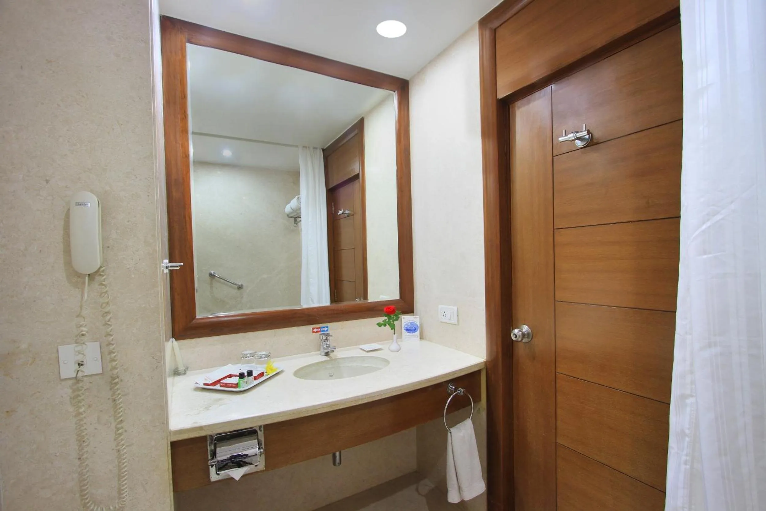 Bathroom in La Sara Grand