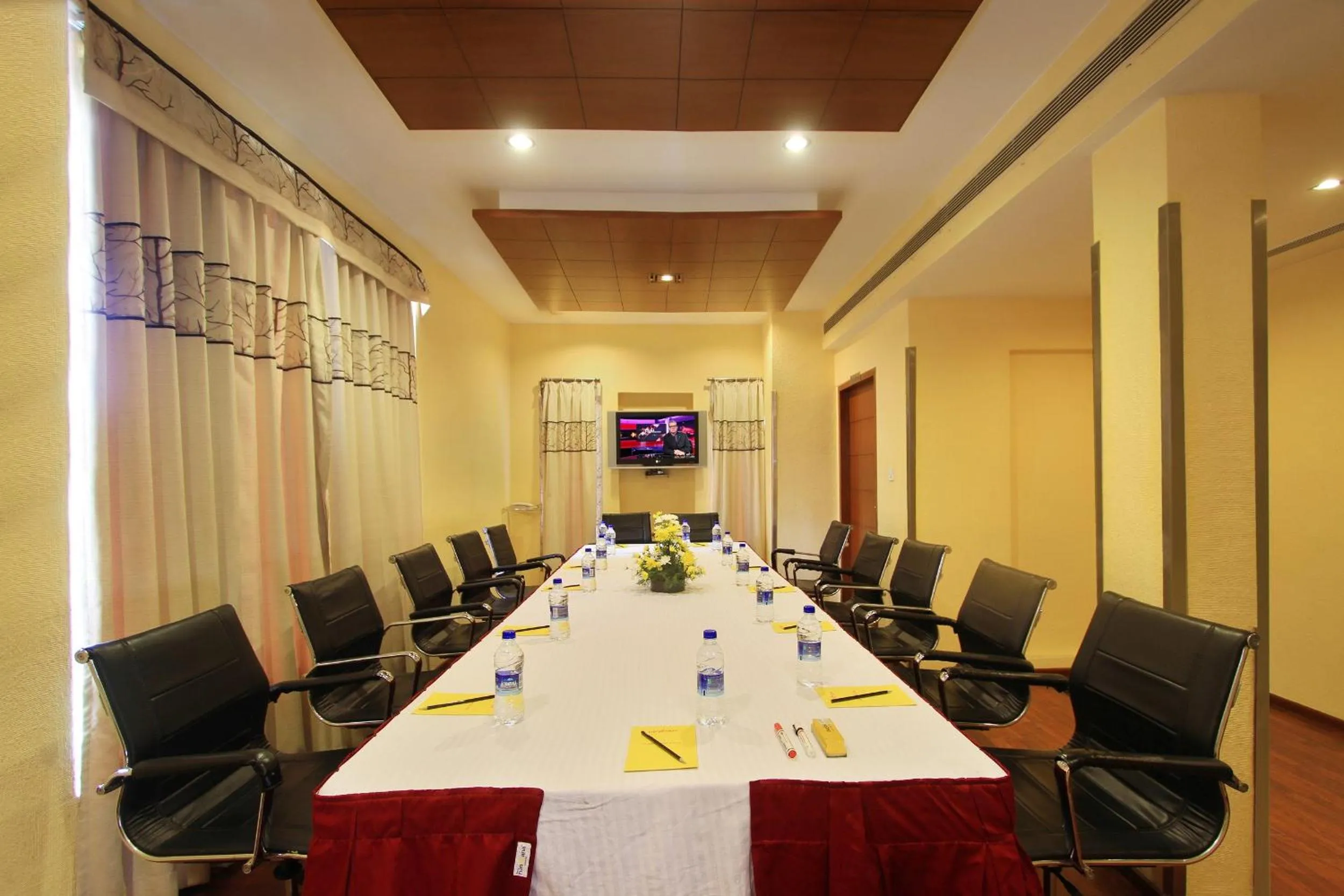 Business facilities in La Sara Grand