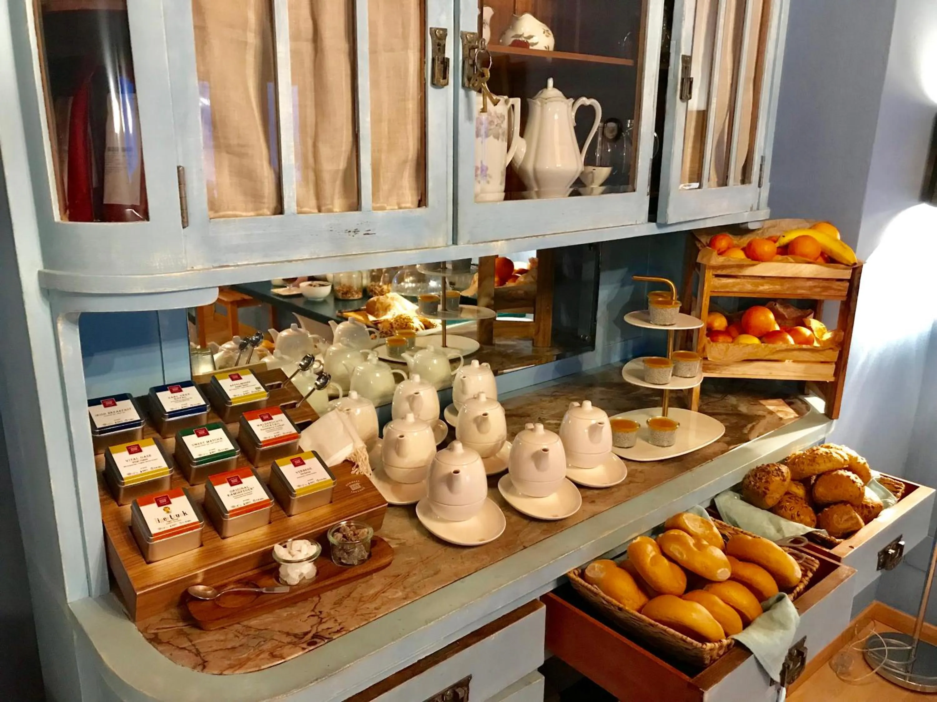 Coffee/tea facilities in VILLA OXA - Boutique Design Hotel