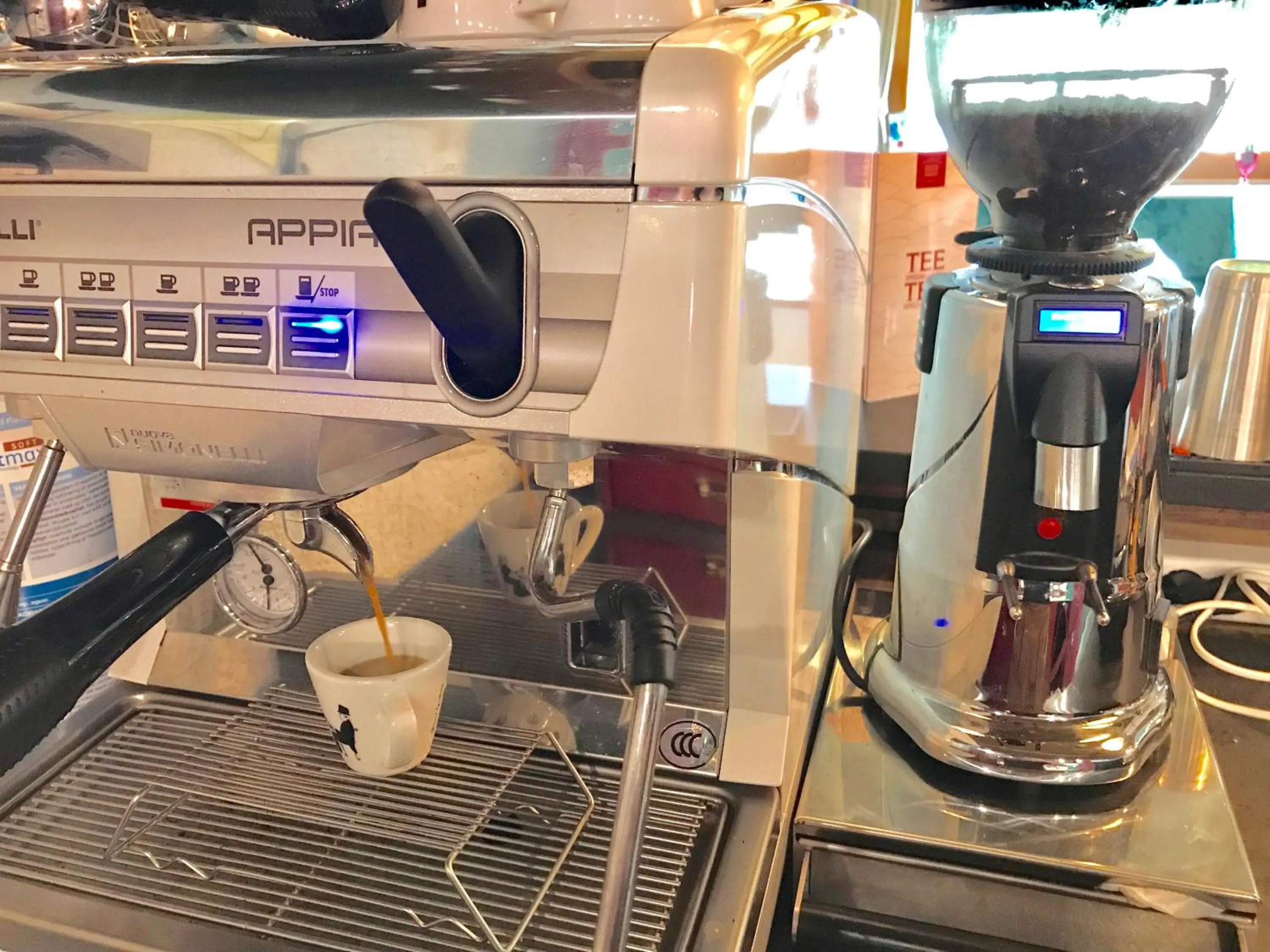 Coffee/tea facilities in VILLA OXA - Boutique Design Hotel