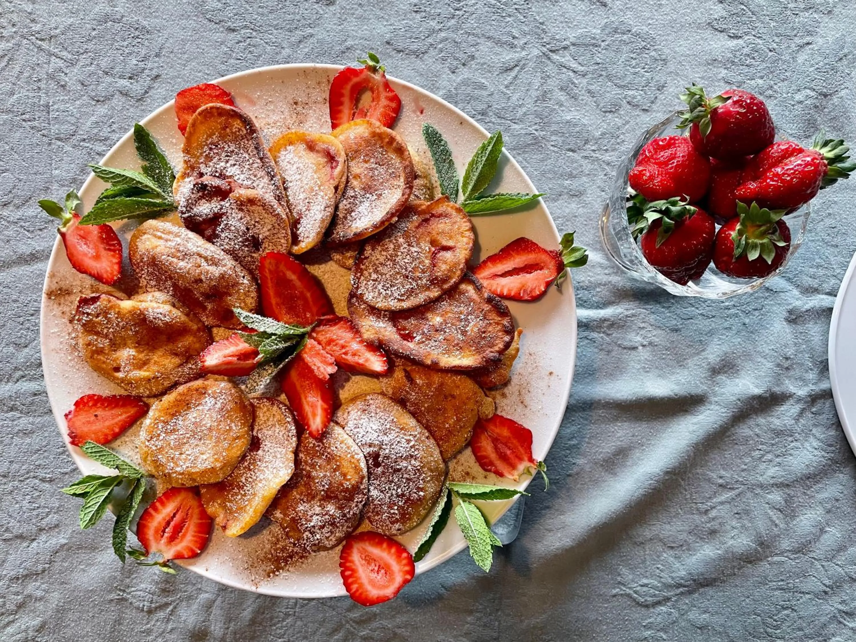 Food and drinks in VILLA OXA - Boutique Design Hotel