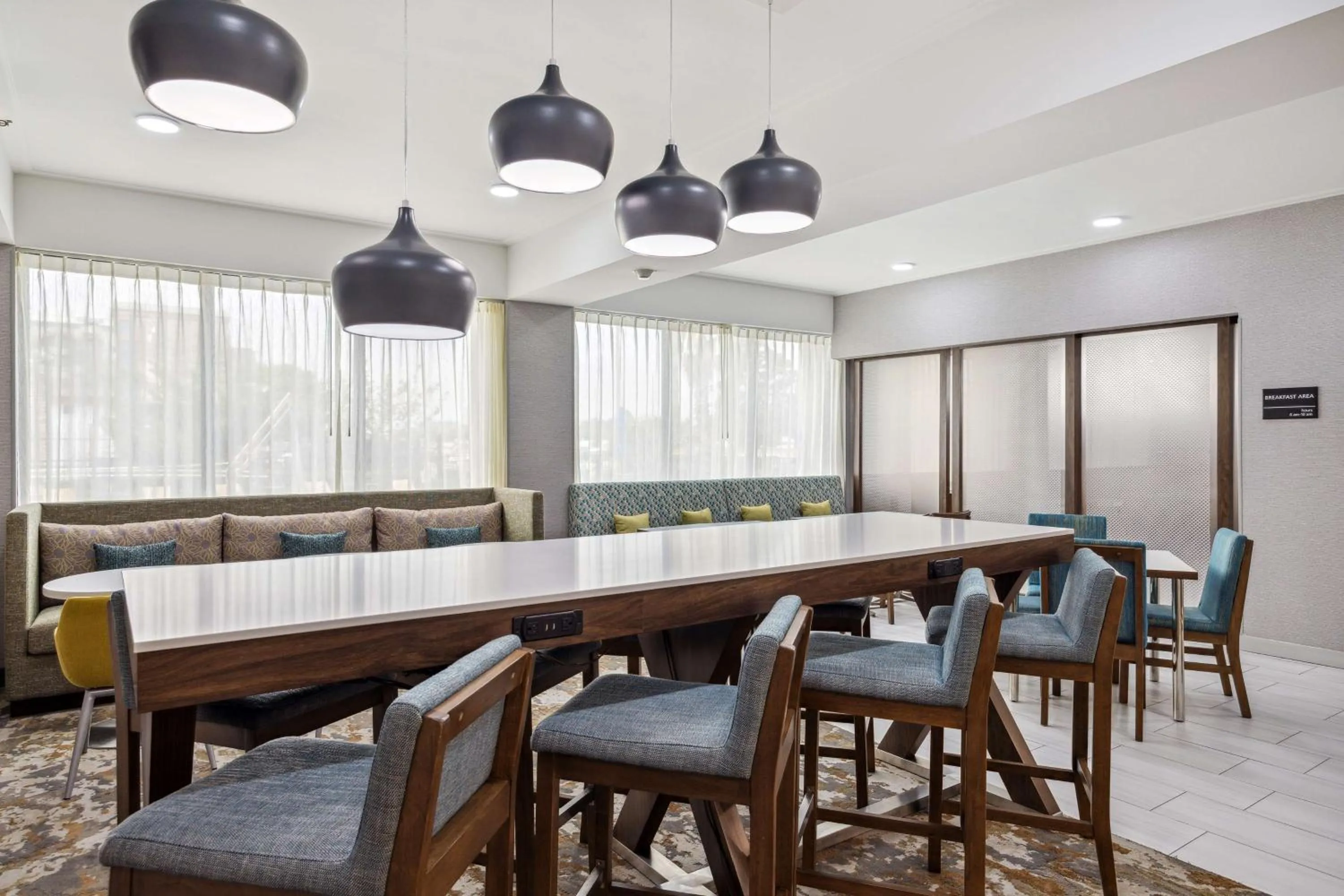 Breakfast in Hampton Inn - Houston/Brookhollow