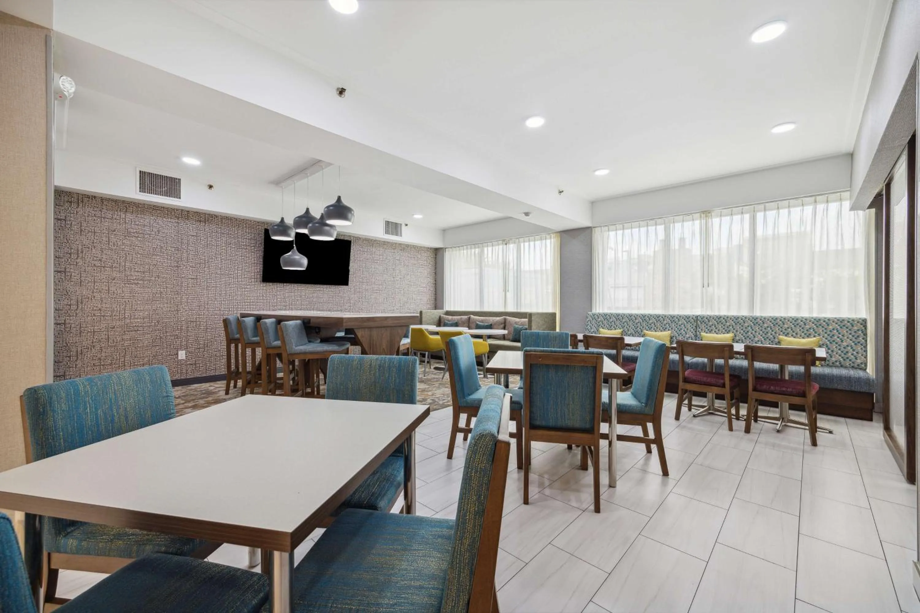 Breakfast in Hampton Inn - Houston/Brookhollow