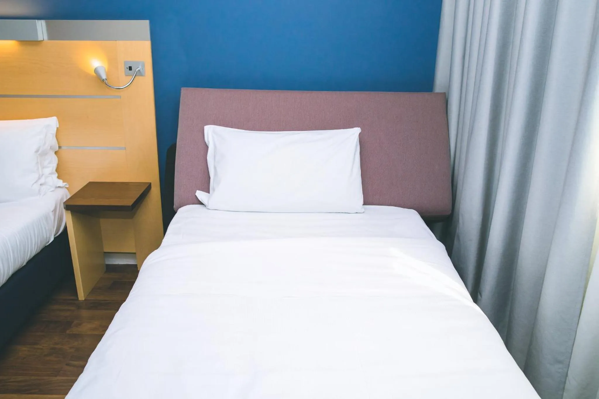Photo of the whole room, Bed in Holiday Inn Express Milan-Malpensa Airport by IHG