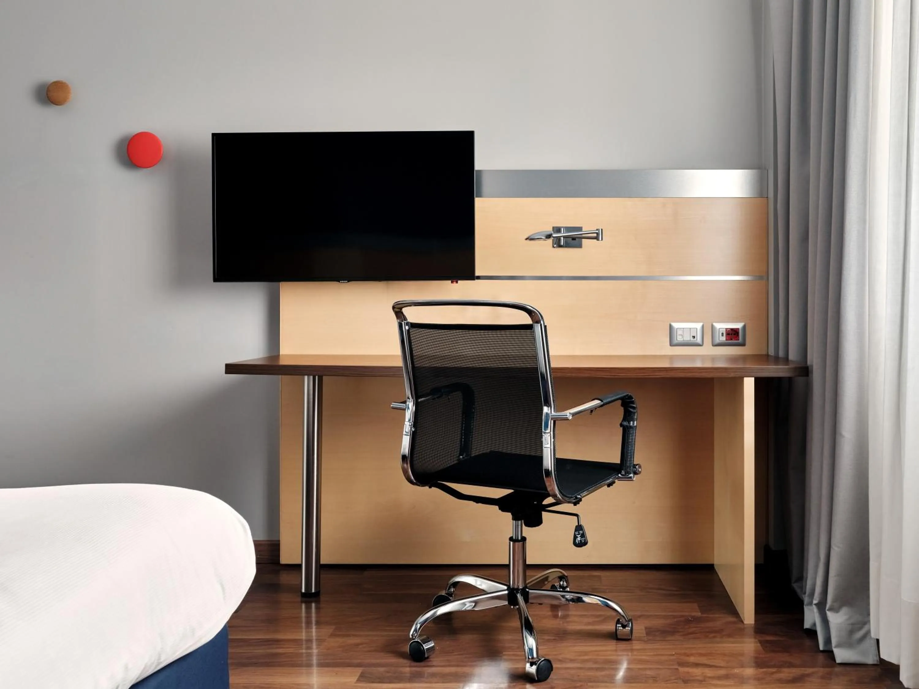 Bedroom in Holiday Inn Express Milan-Malpensa Airport by IHG