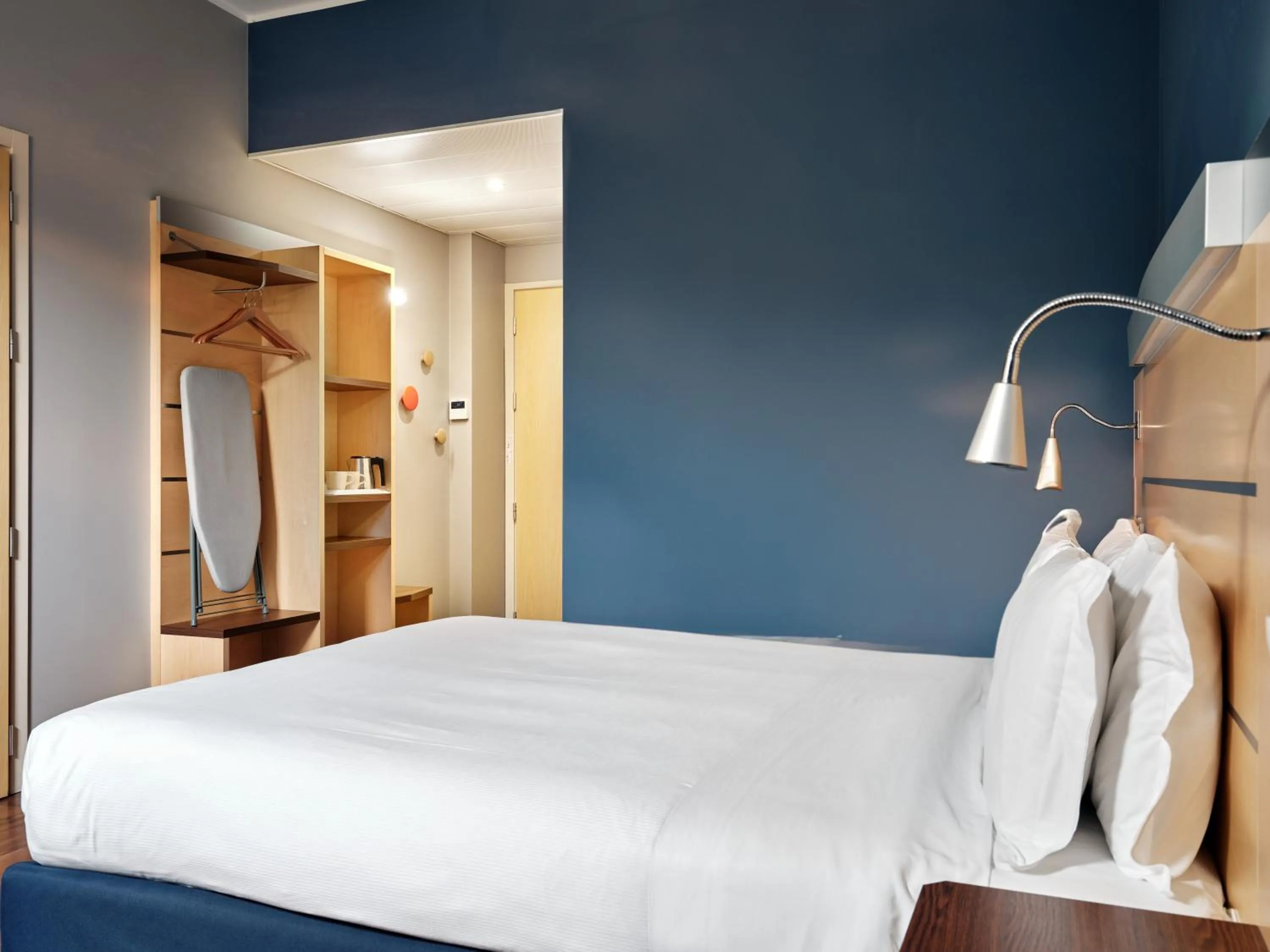 Bed in Holiday Inn Express Milan-Malpensa Airport by IHG
